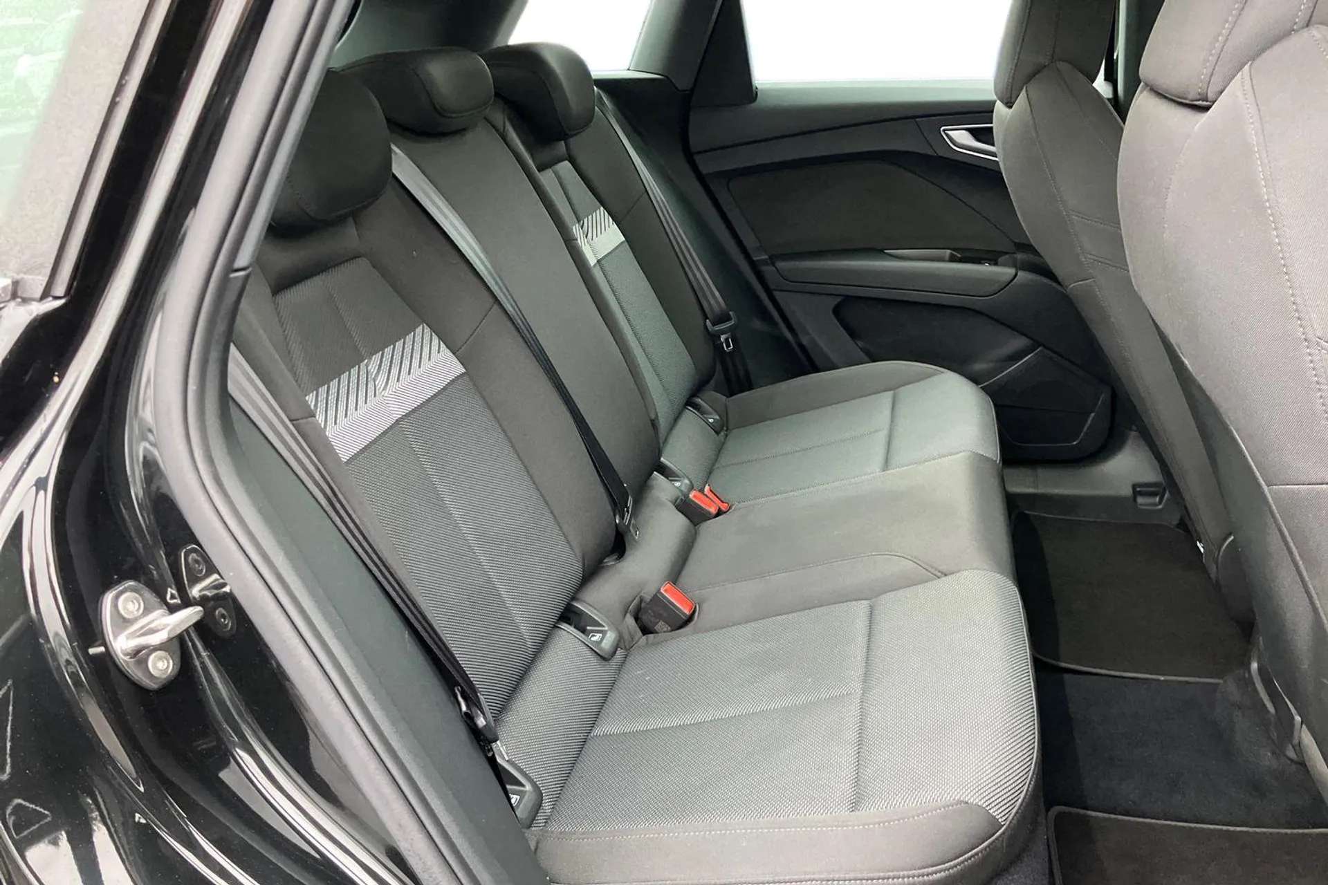 2021 AUDI Q4 2021 AUDI Q4