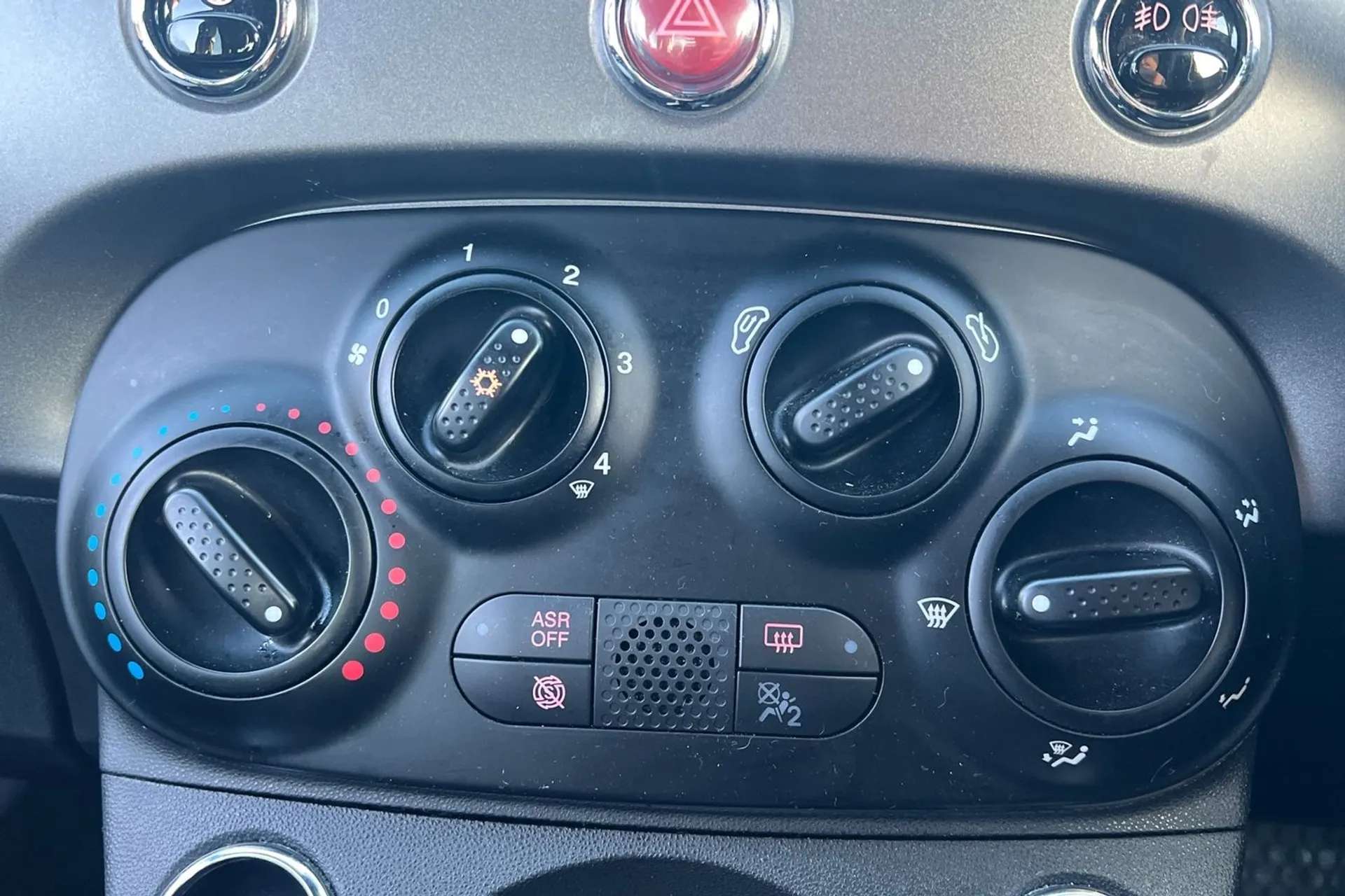 2019 FIAT 500 2019 FIAT 500