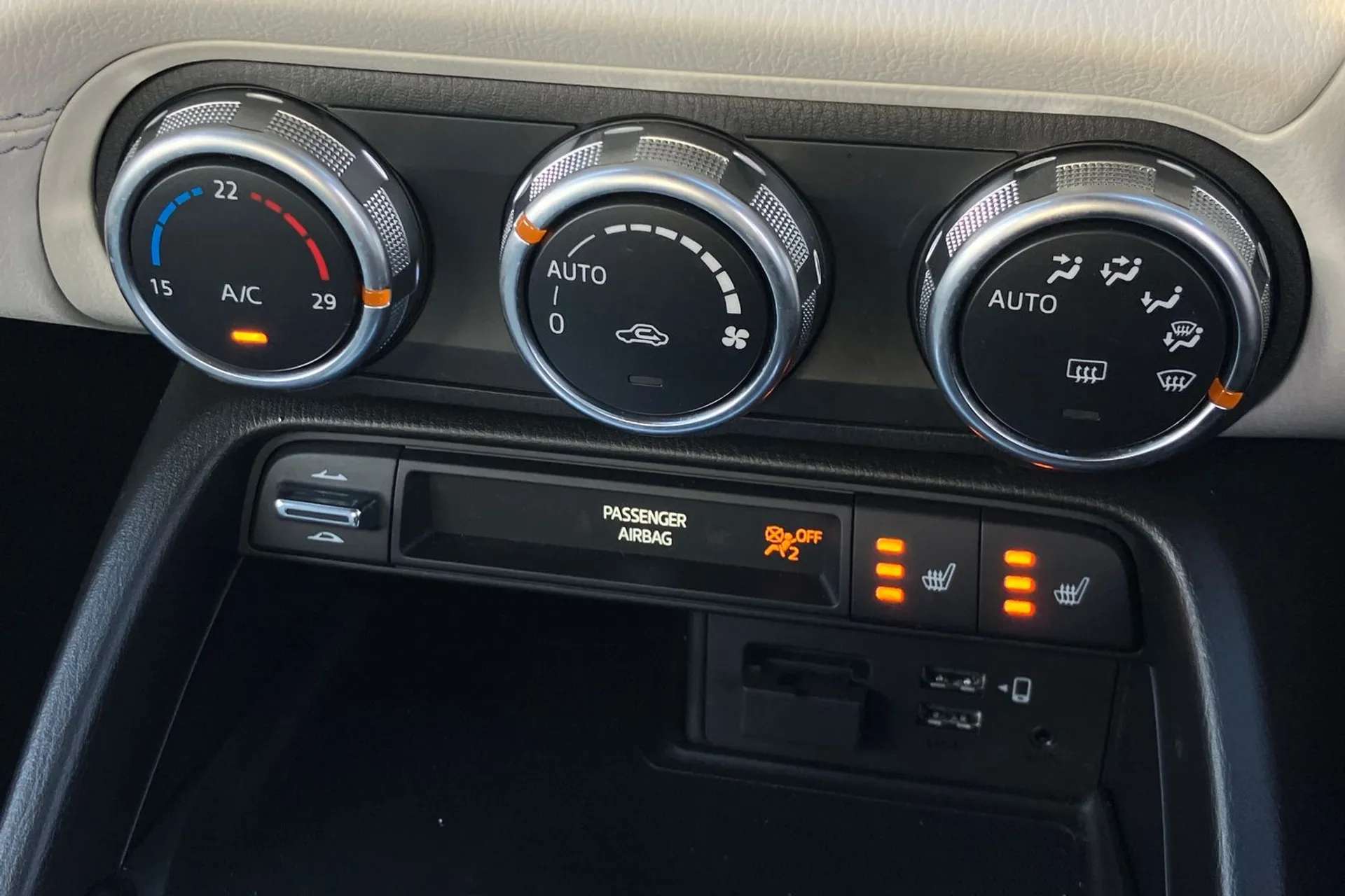 2021 MAZDA MX-5 2021 MAZDA MX-5