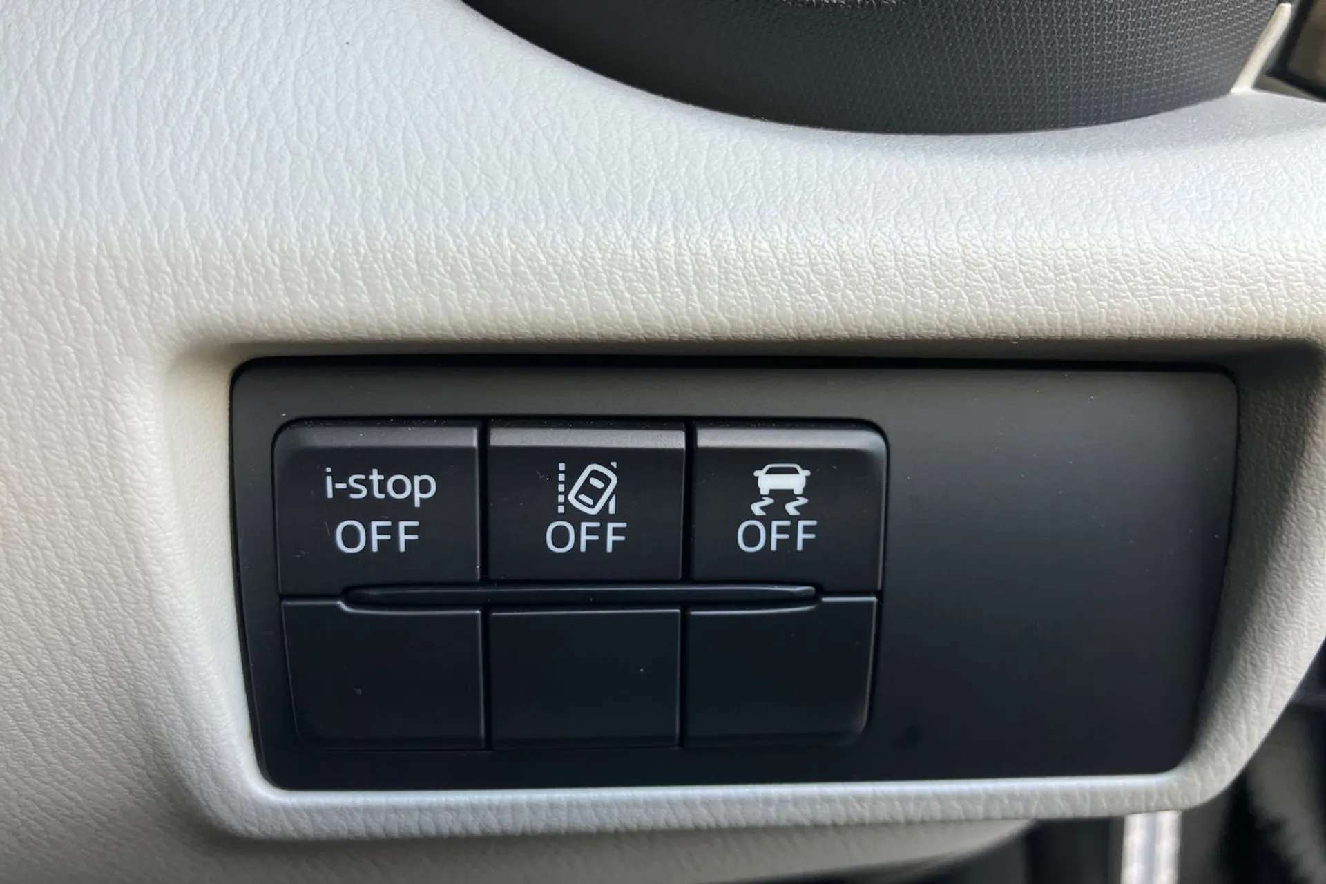 2021 MAZDA MX-5 2021 MAZDA MX-5