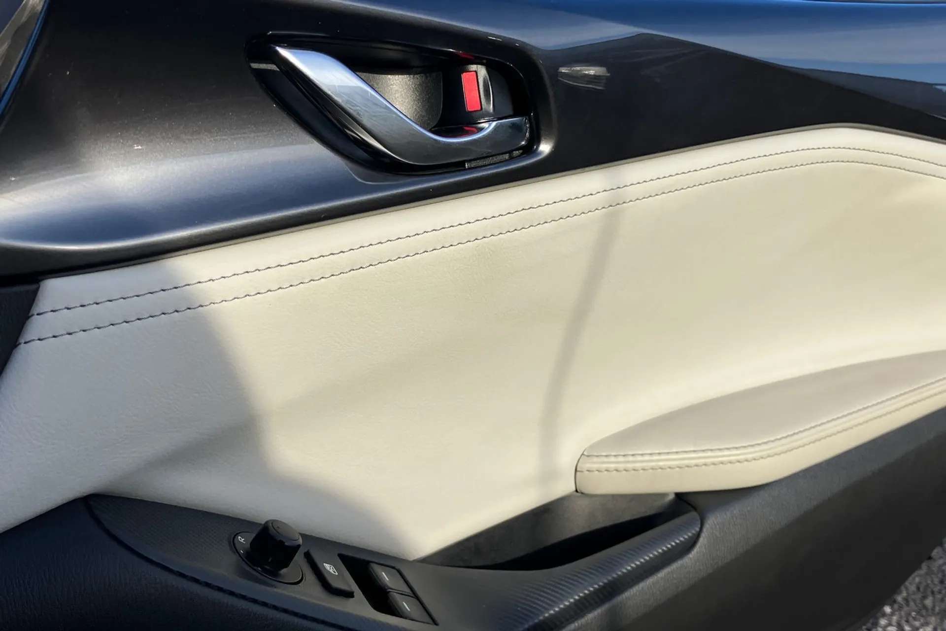 2021 MAZDA MX-5 2021 MAZDA MX-5