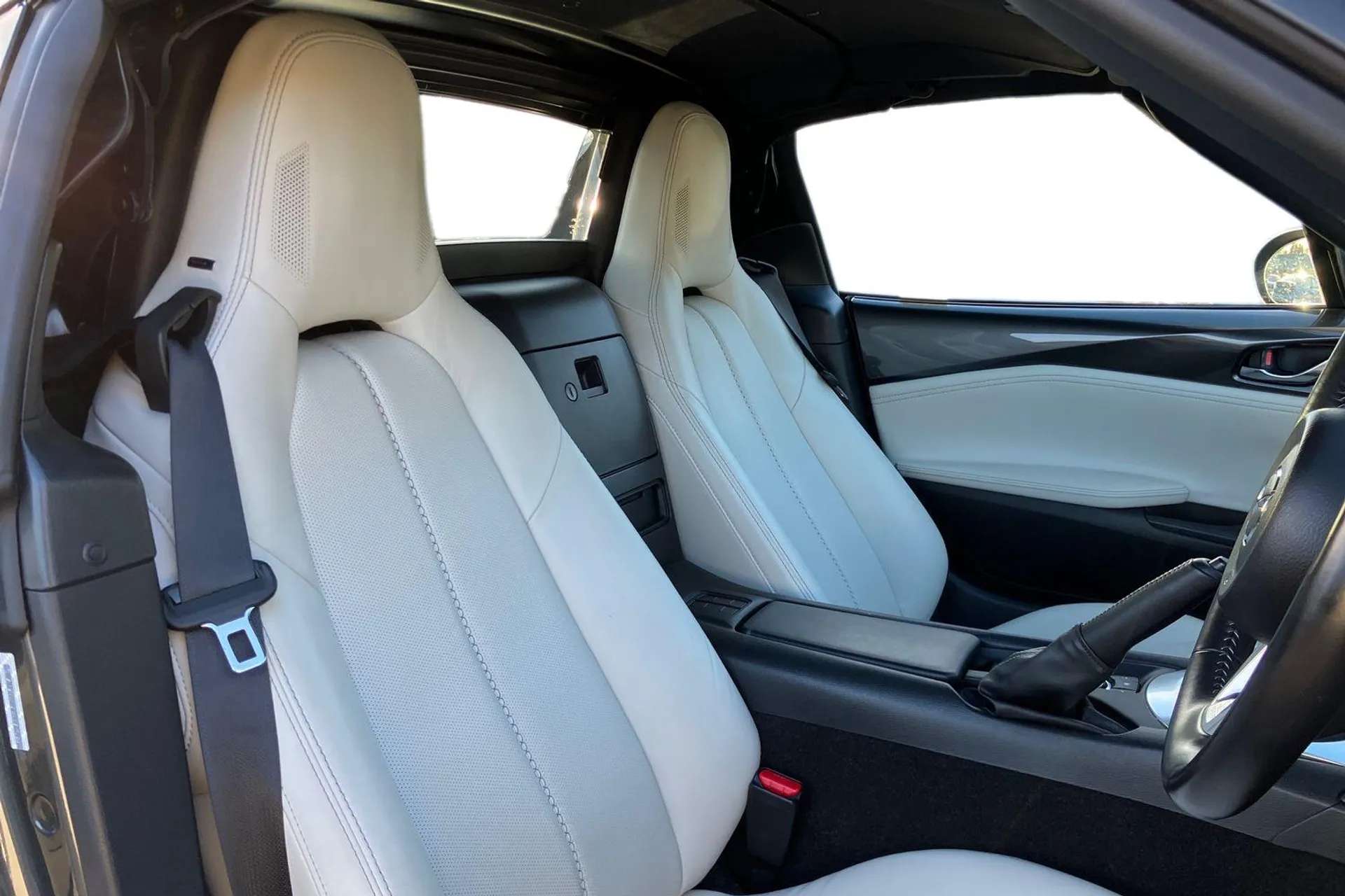 2021 MAZDA MX-5 2021 MAZDA MX-5