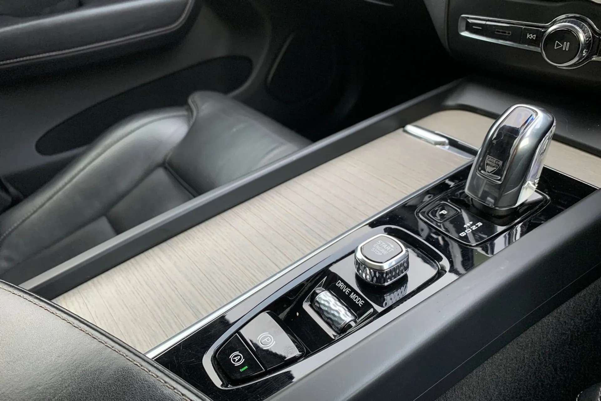 2019 VOLVO XC60 2019 VOLVO XC60