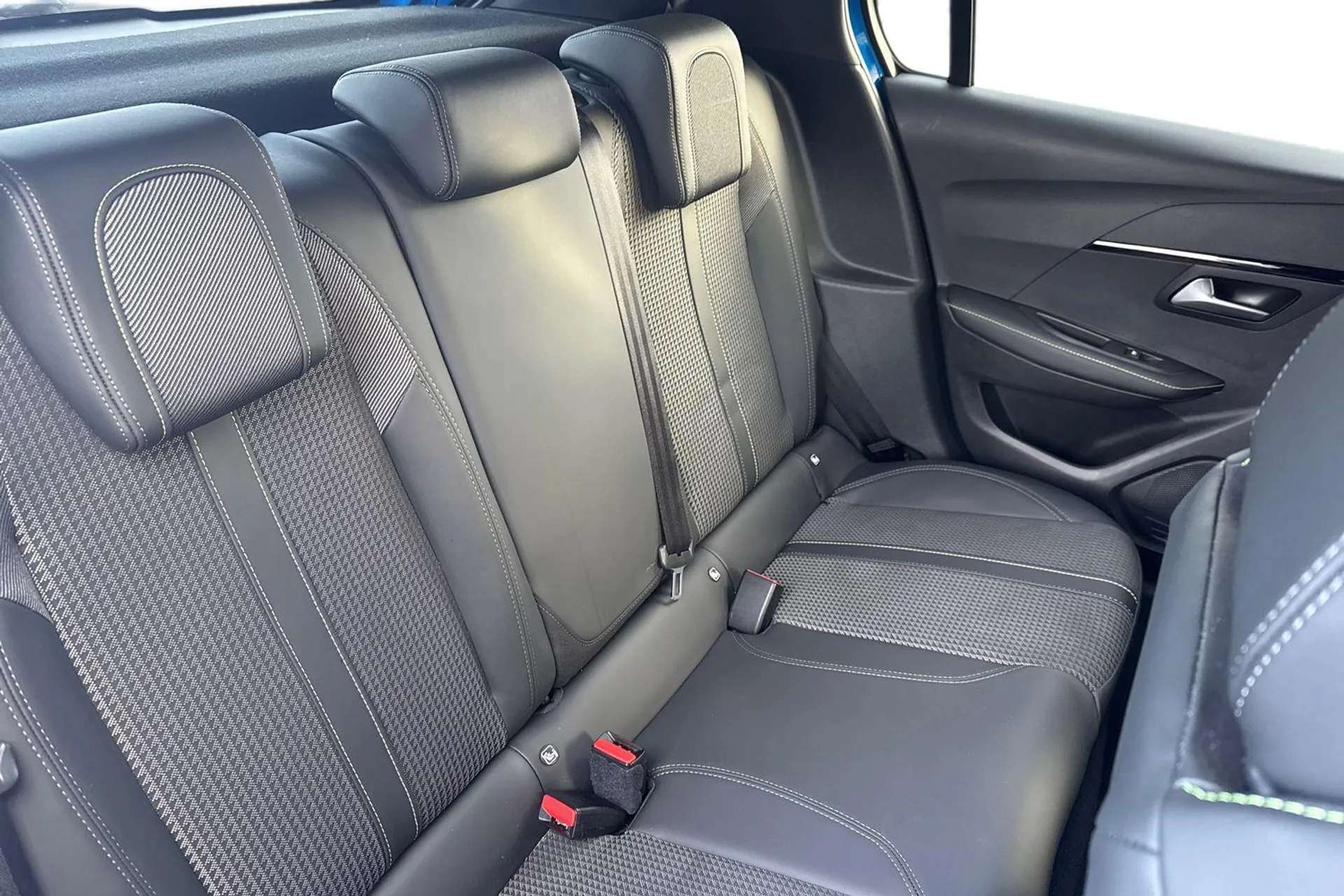 2021 PEUGEOT 208 2021 PEUGEOT 208