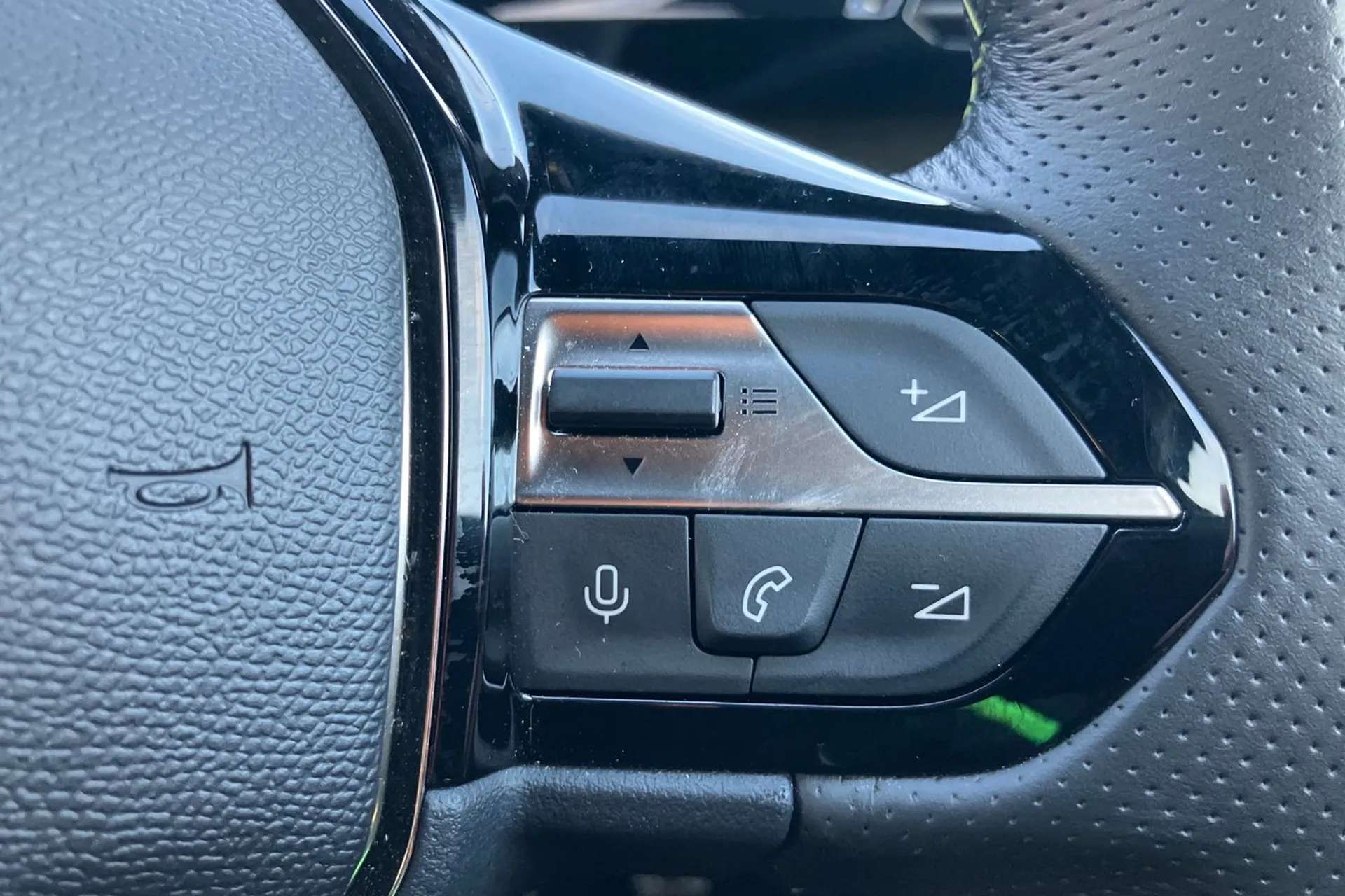 2024 PEUGEOT 408 2024 PEUGEOT 408