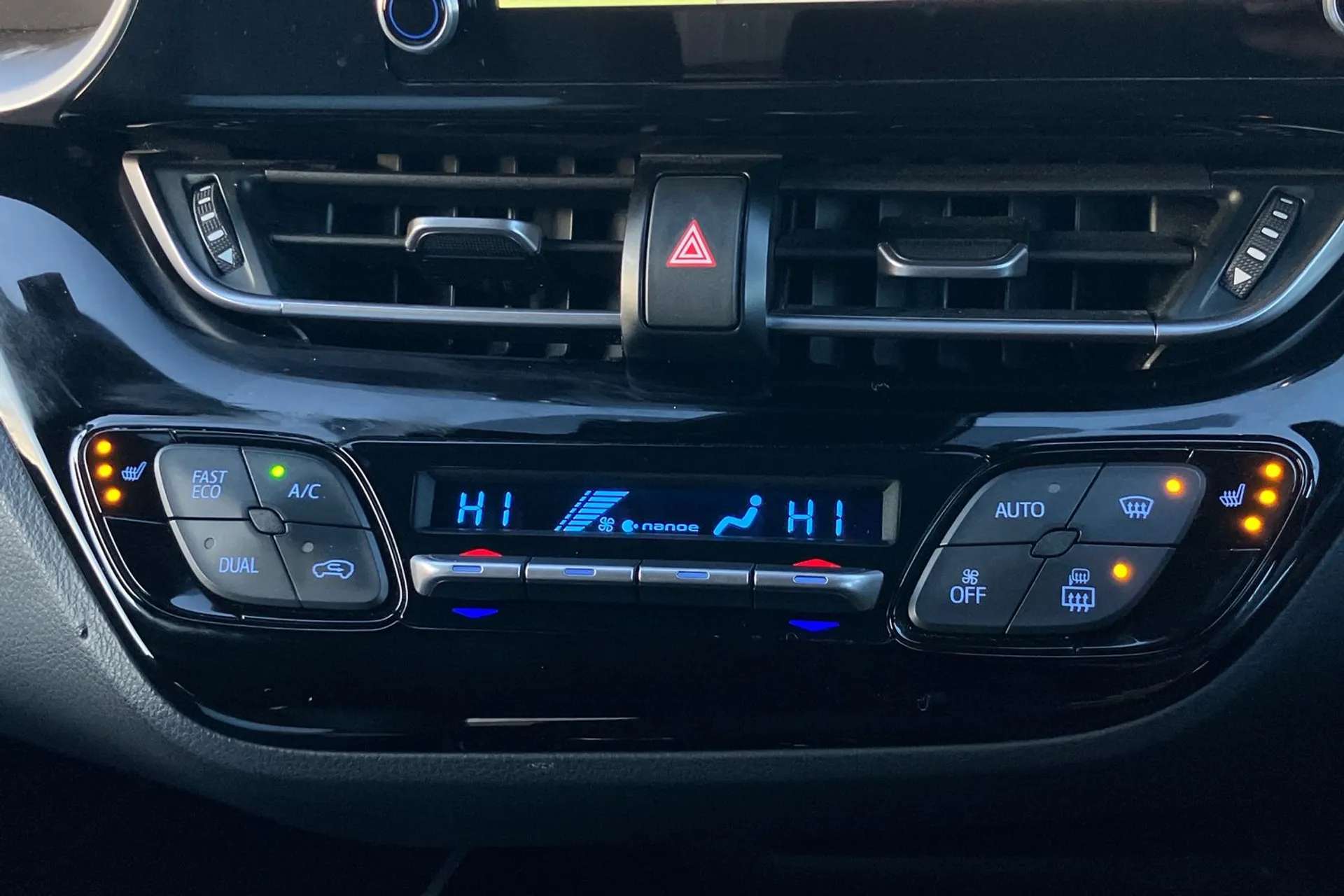 2020 TOYOTA C-HR 2020 TOYOTA C-HR