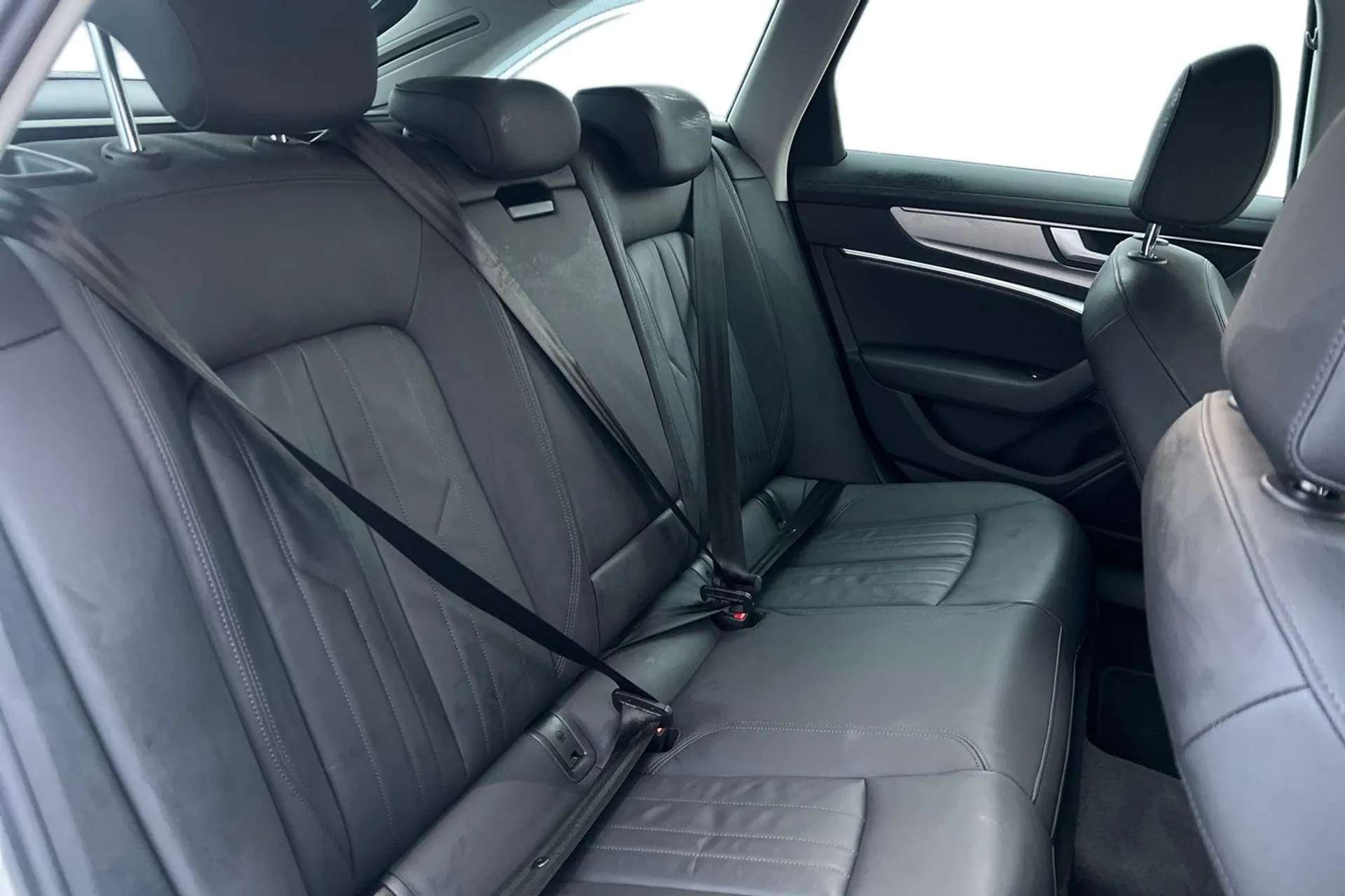 2021 AUDI A6 2021 AUDI A6