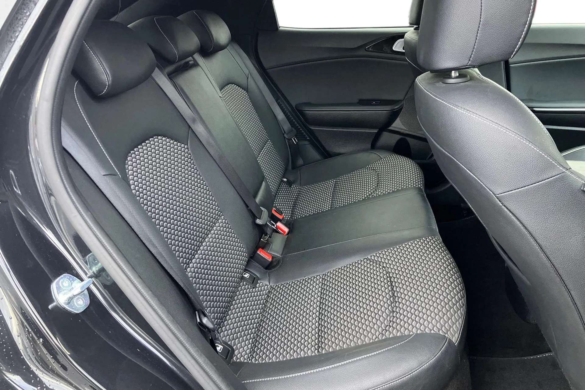 2023 KIA XCEED 2023 KIA XCEED