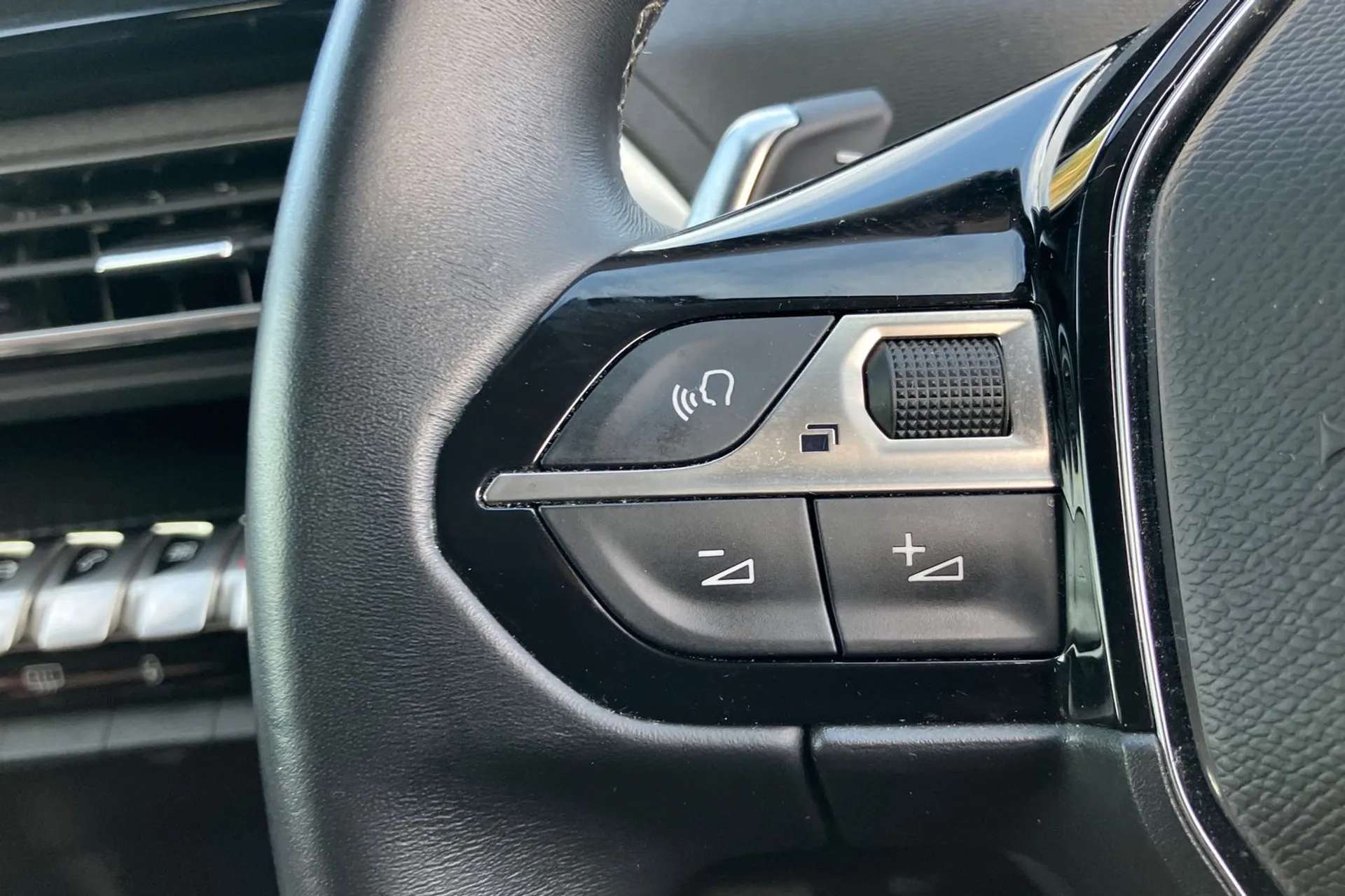 2021 PEUGEOT 3008 2021 PEUGEOT 3008