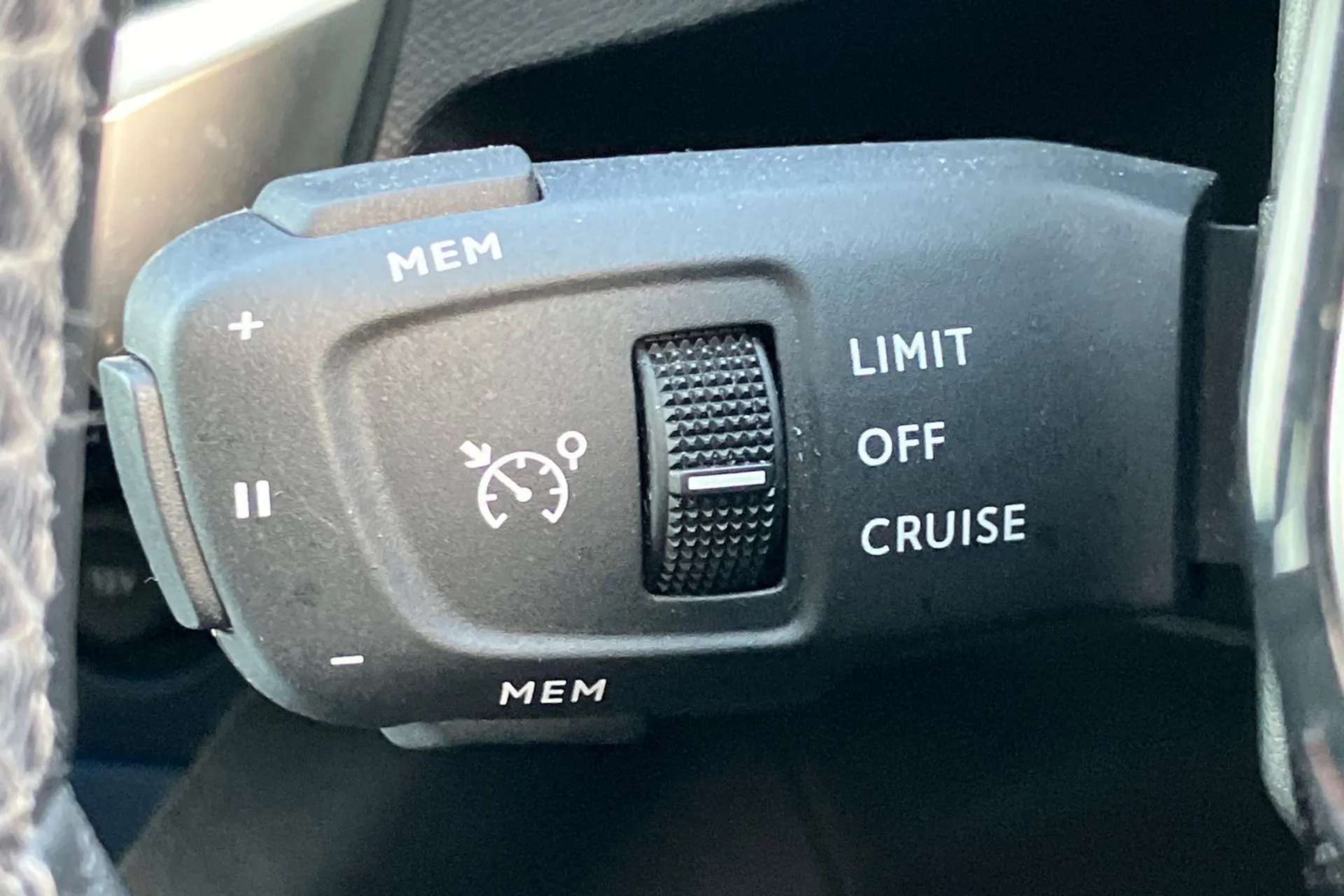 2021 PEUGEOT 3008 2021 PEUGEOT 3008