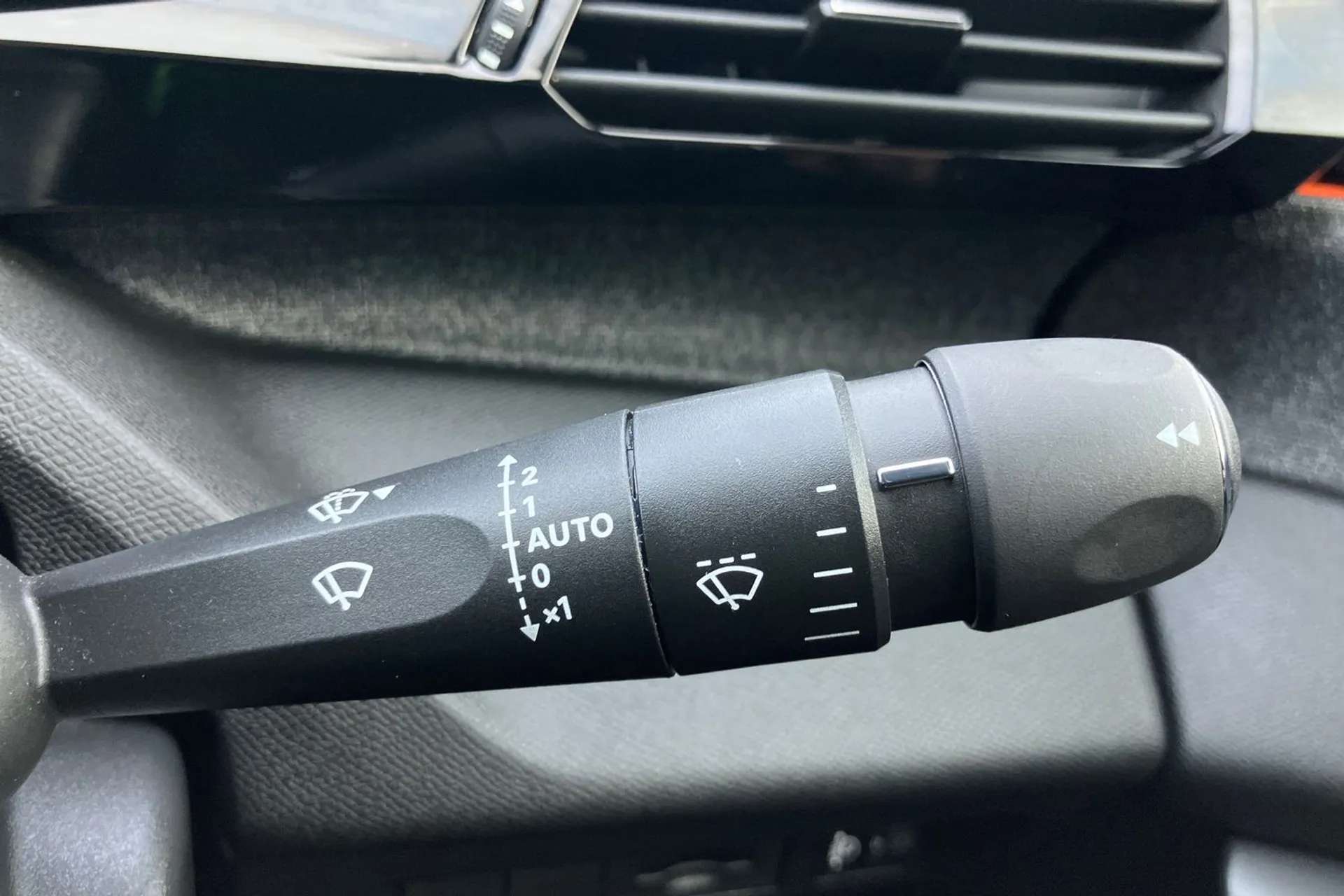 2023 PEUGEOT 408 2023 PEUGEOT 408