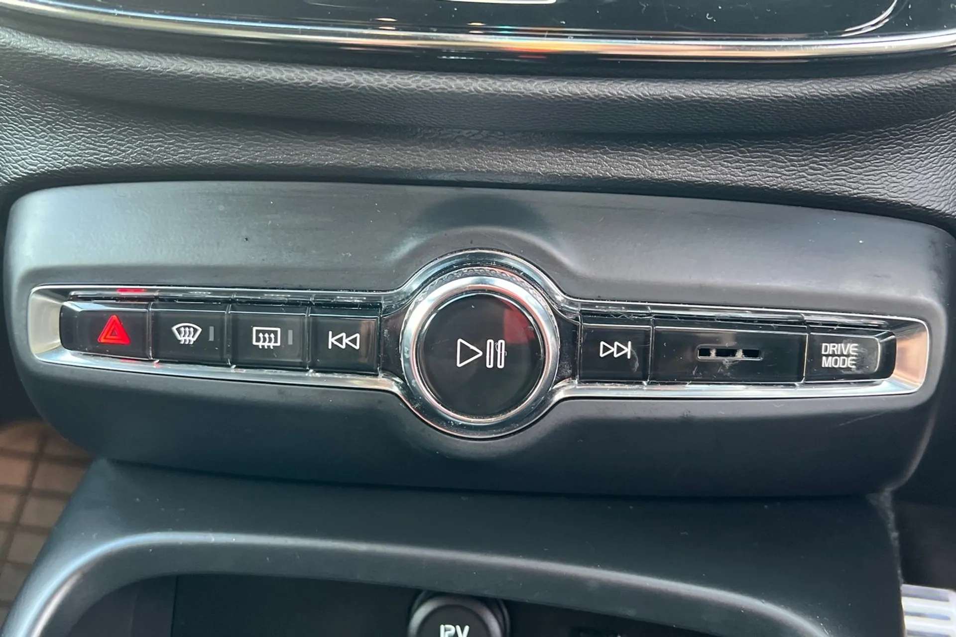 2020 VOLVO XC40 2020 VOLVO XC40