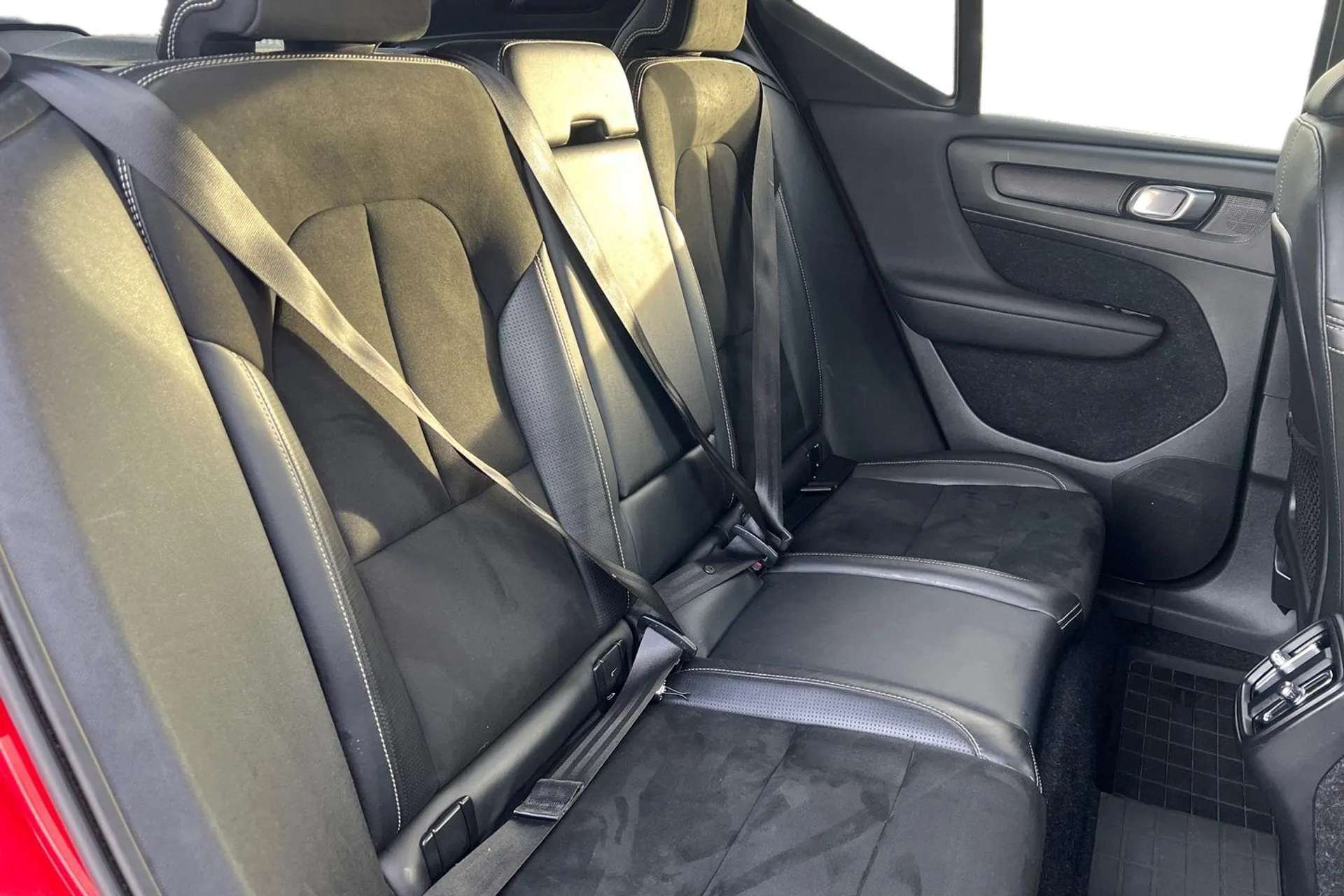 2020 VOLVO XC40 2020 VOLVO XC40