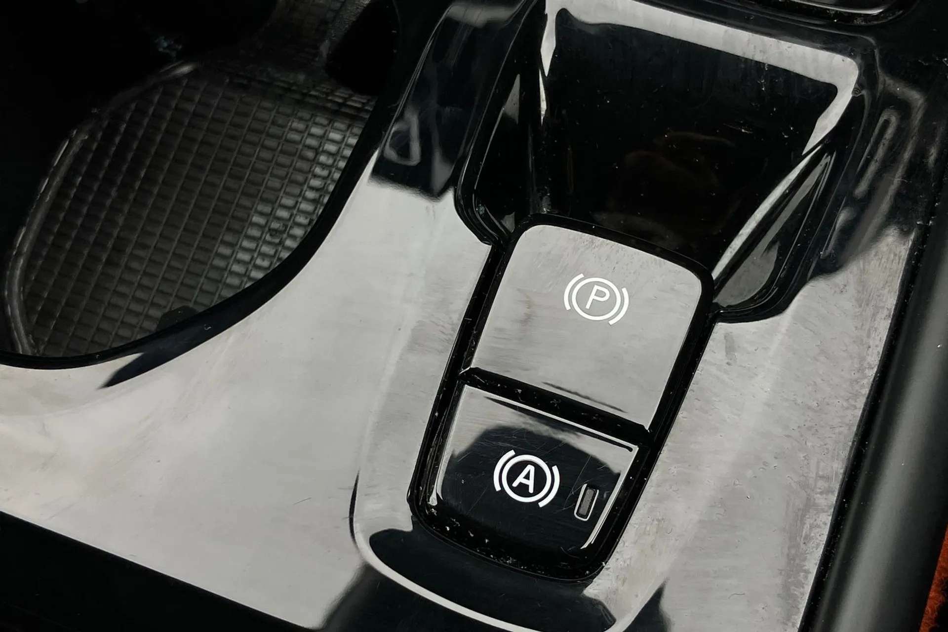 2018 VOLVO XC40 2018 VOLVO XC40