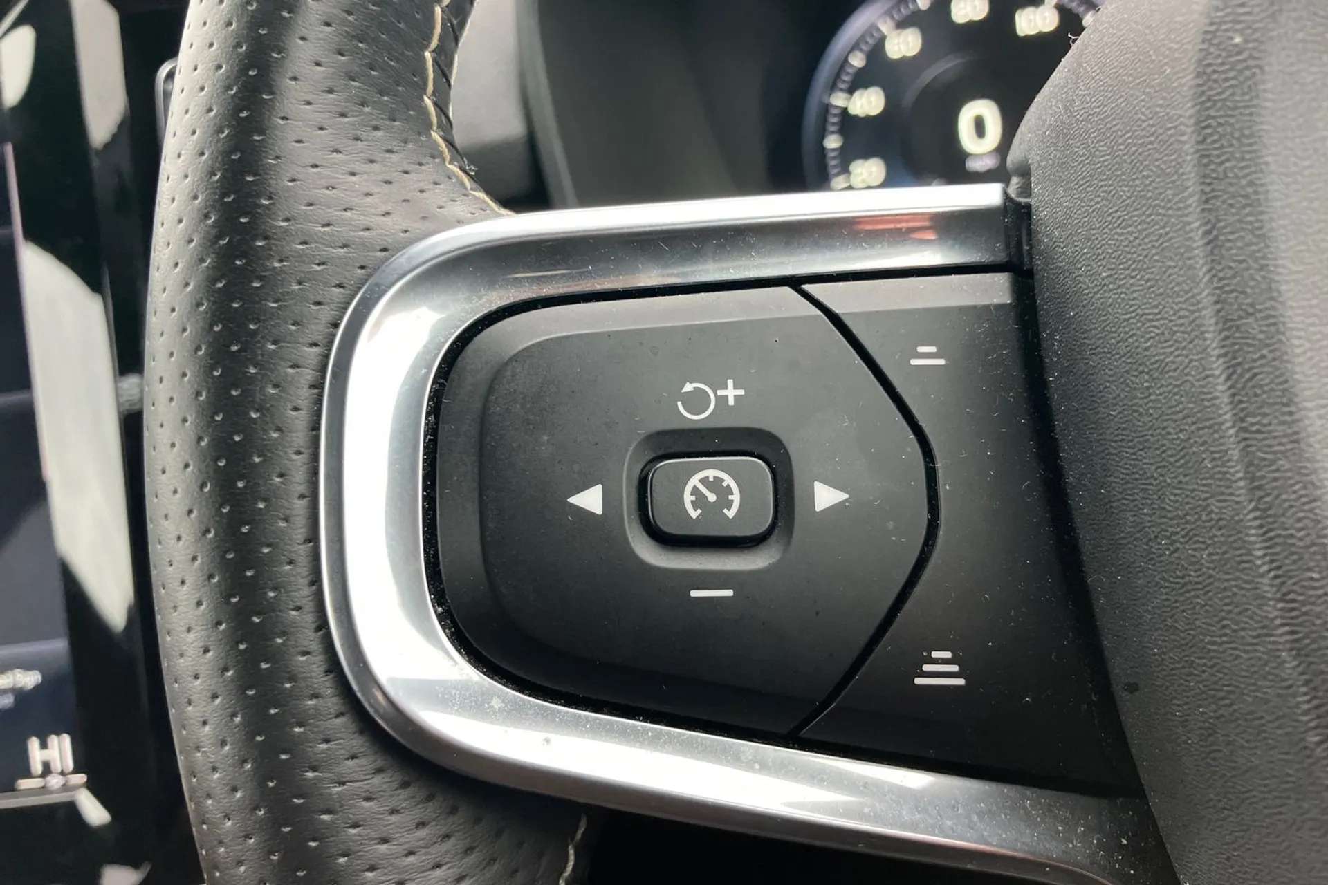 2018 VOLVO XC40 2018 VOLVO XC40