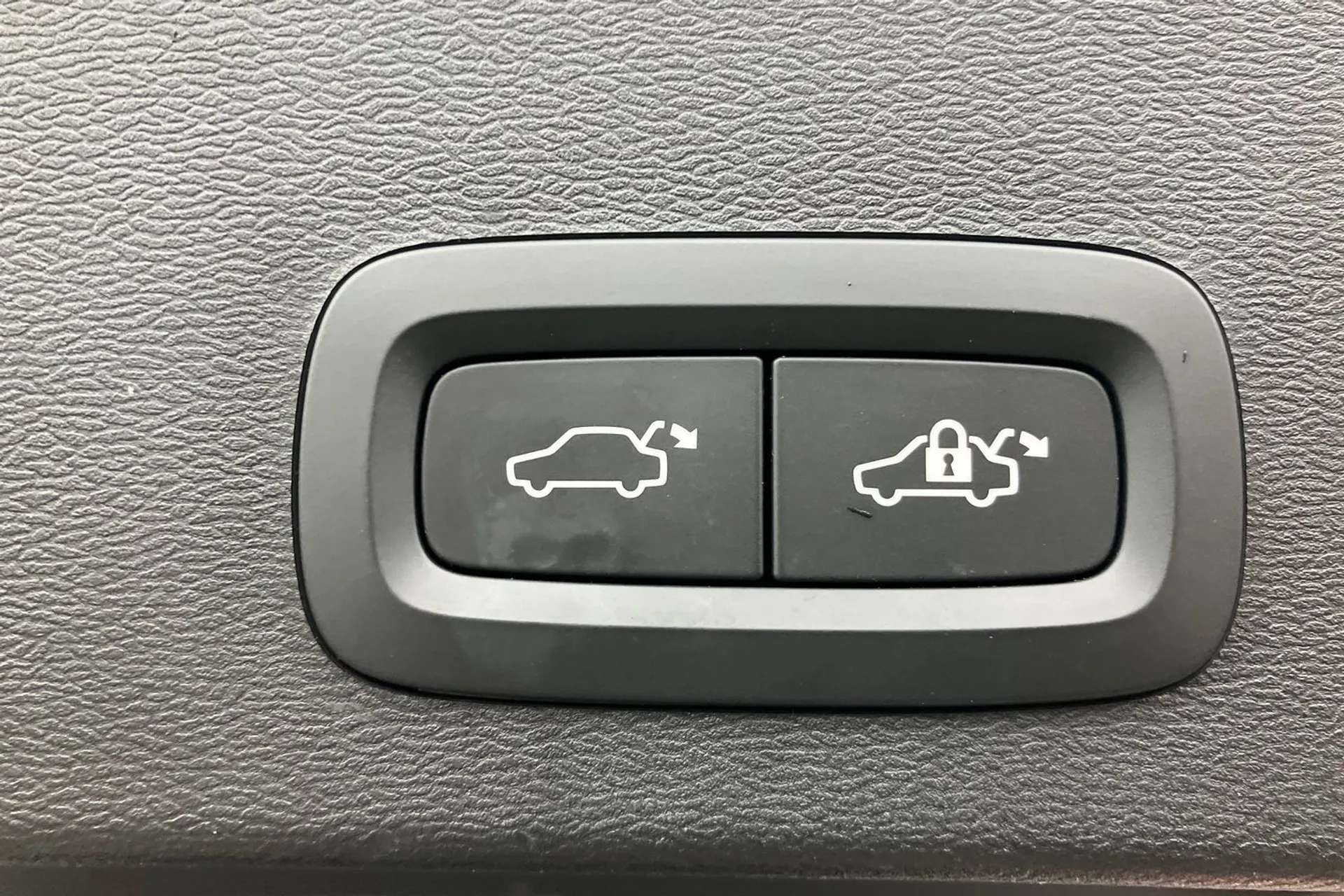 2018 VOLVO XC40 2018 VOLVO XC40