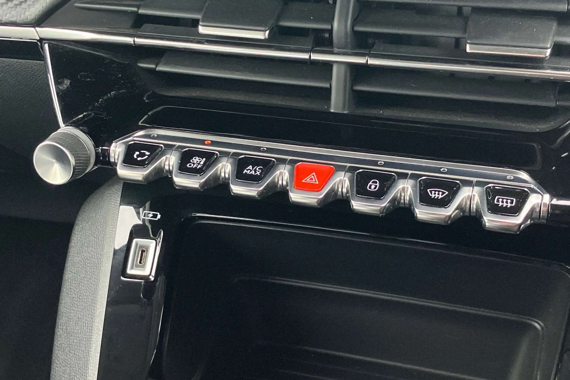 2021 PEUGEOT 2008 2021 PEUGEOT 2008