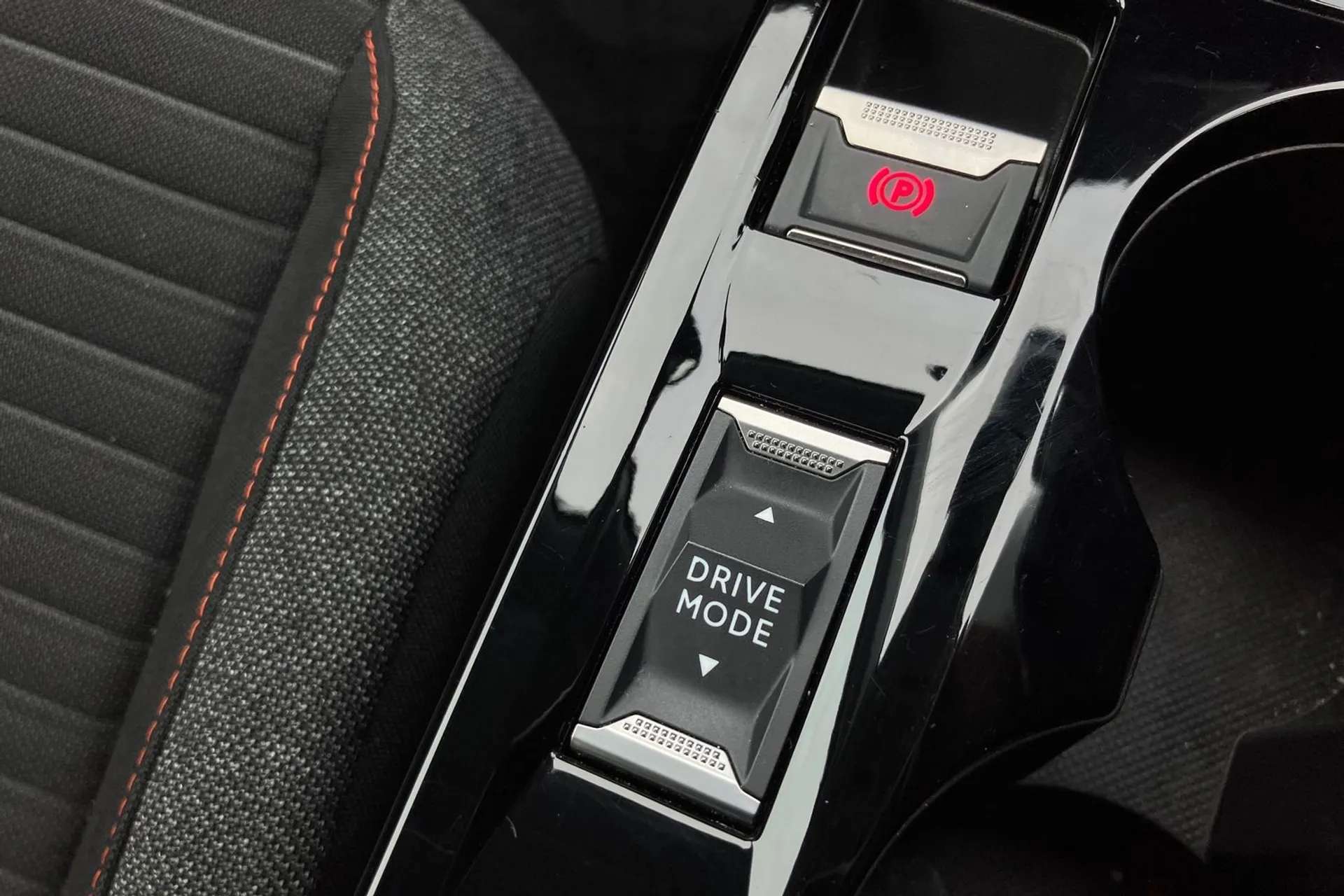 2021 PEUGEOT 2008 2021 PEUGEOT 2008