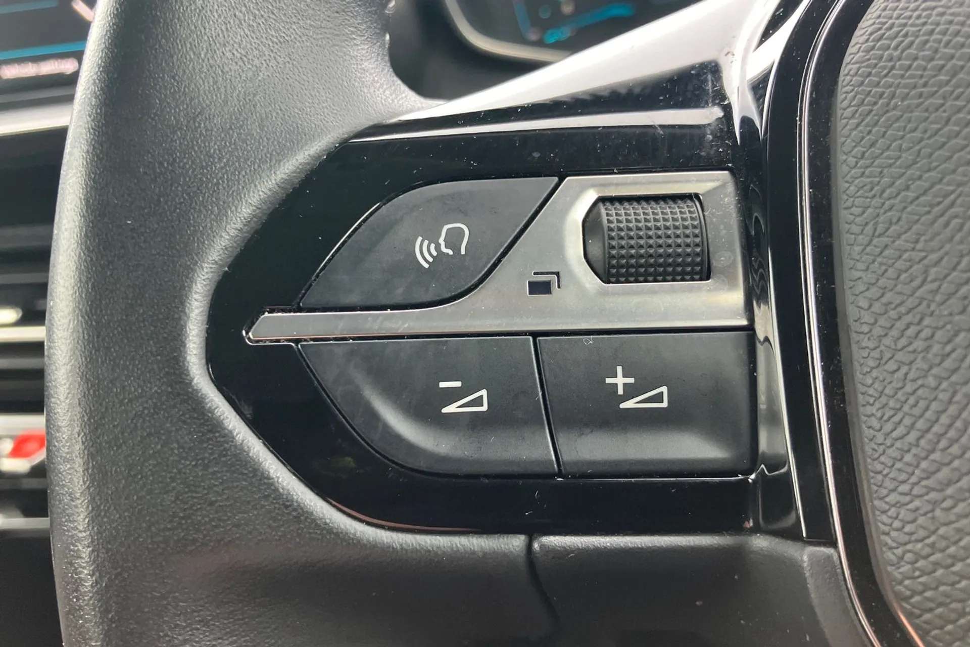 2021 PEUGEOT 2008 2021 PEUGEOT 2008