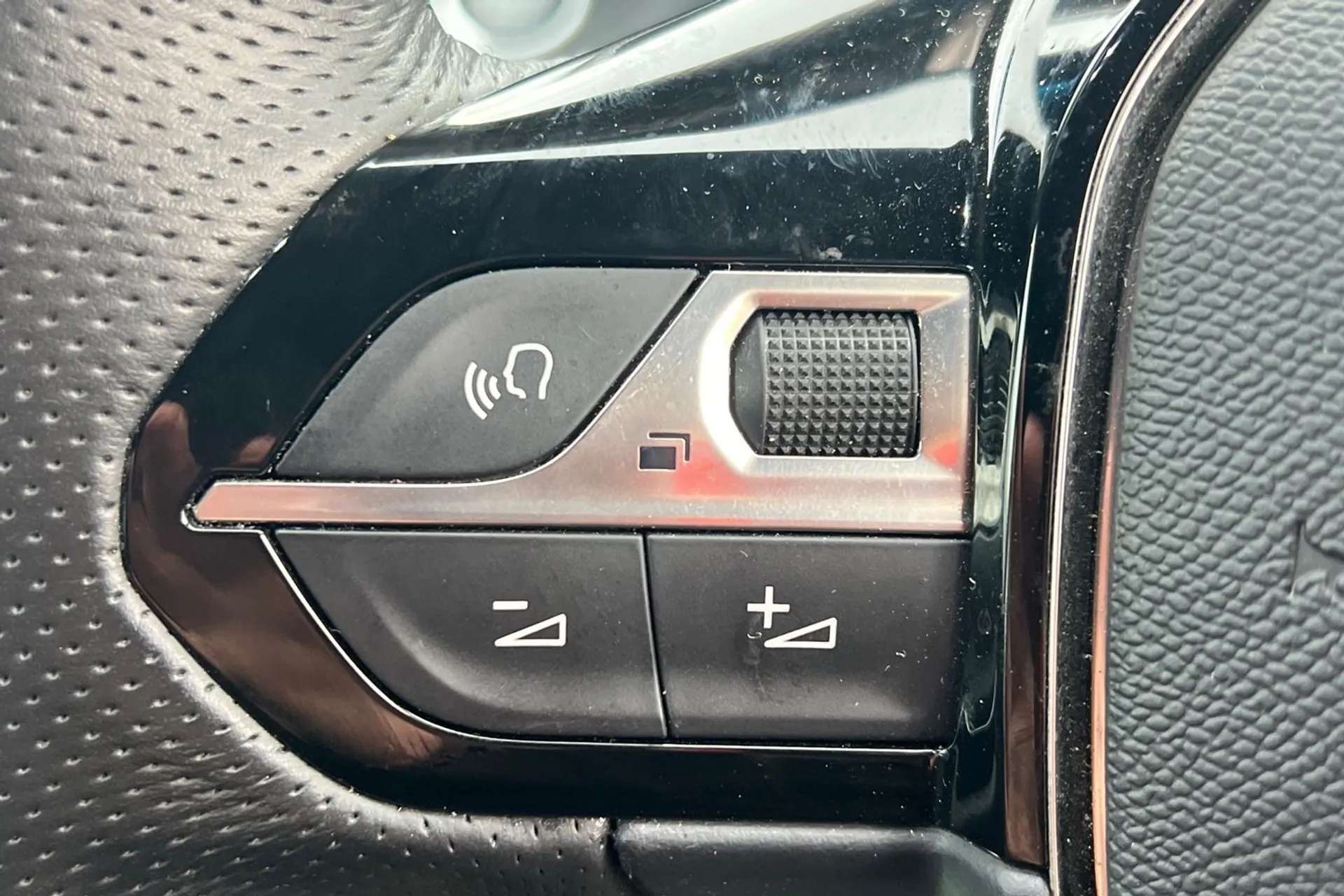 2023 PEUGEOT 208 2023 PEUGEOT 208