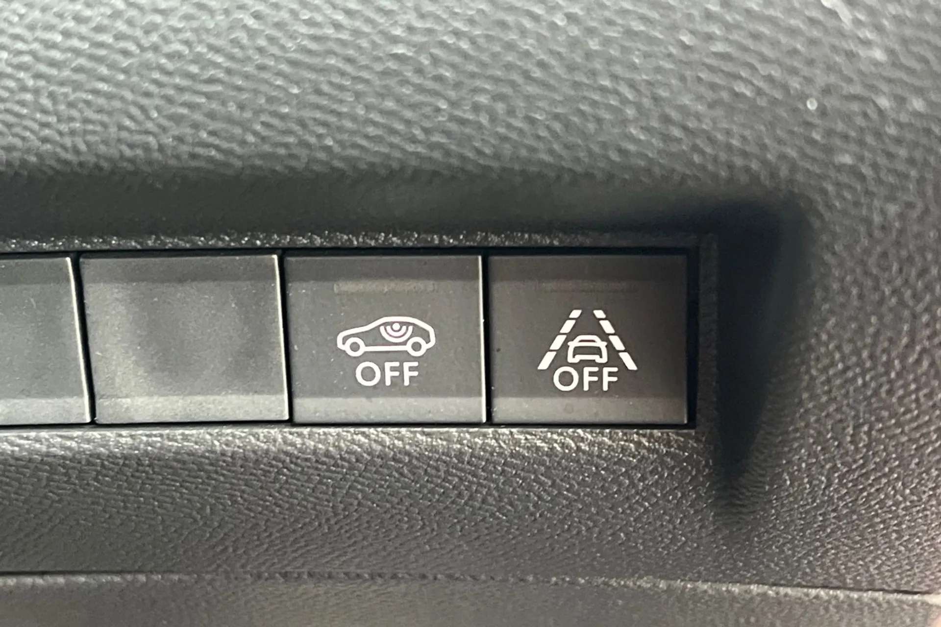 2023 PEUGEOT 208 2023 PEUGEOT 208