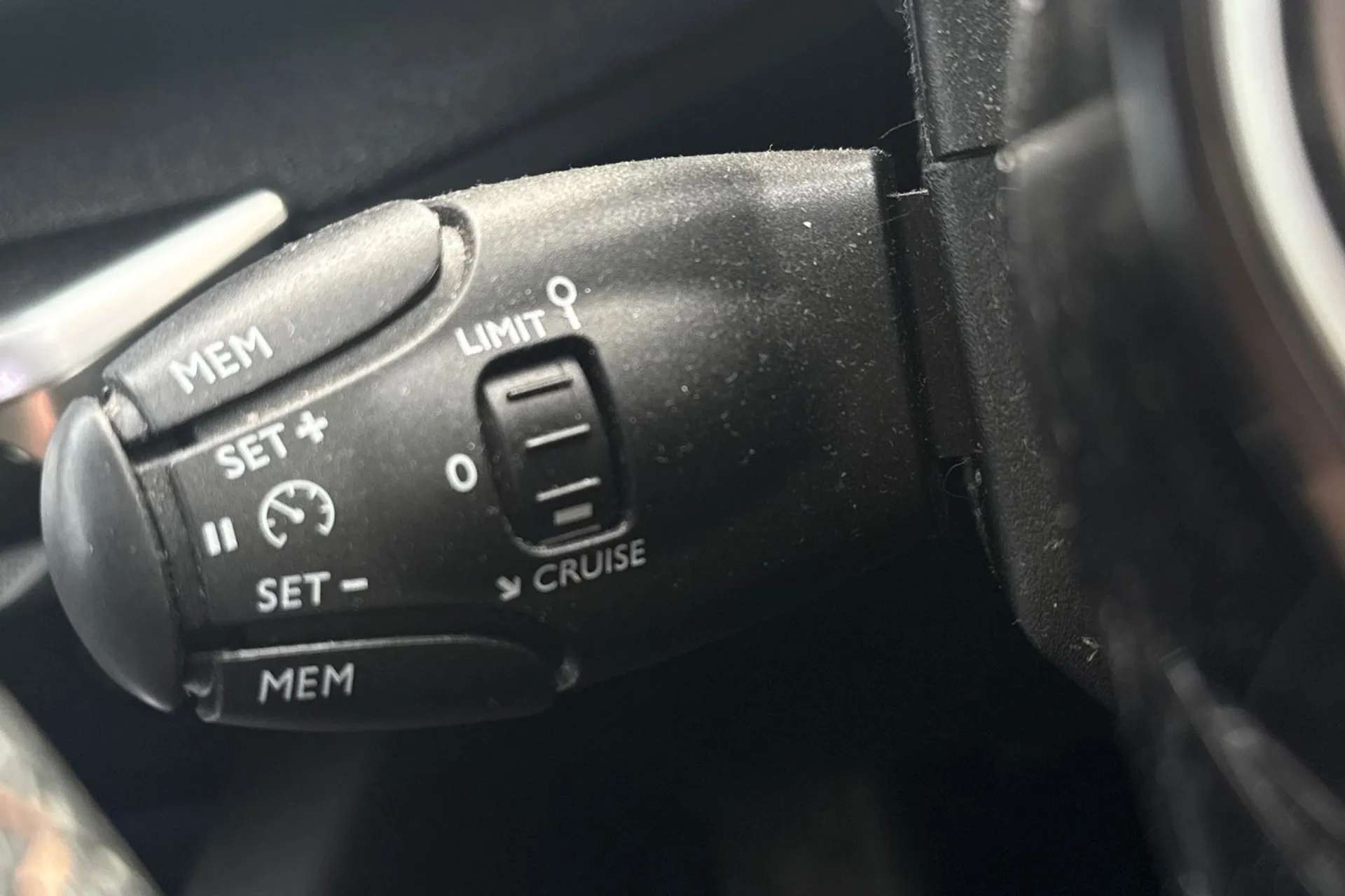 2018 PEUGEOT 5008 2018 PEUGEOT 5008