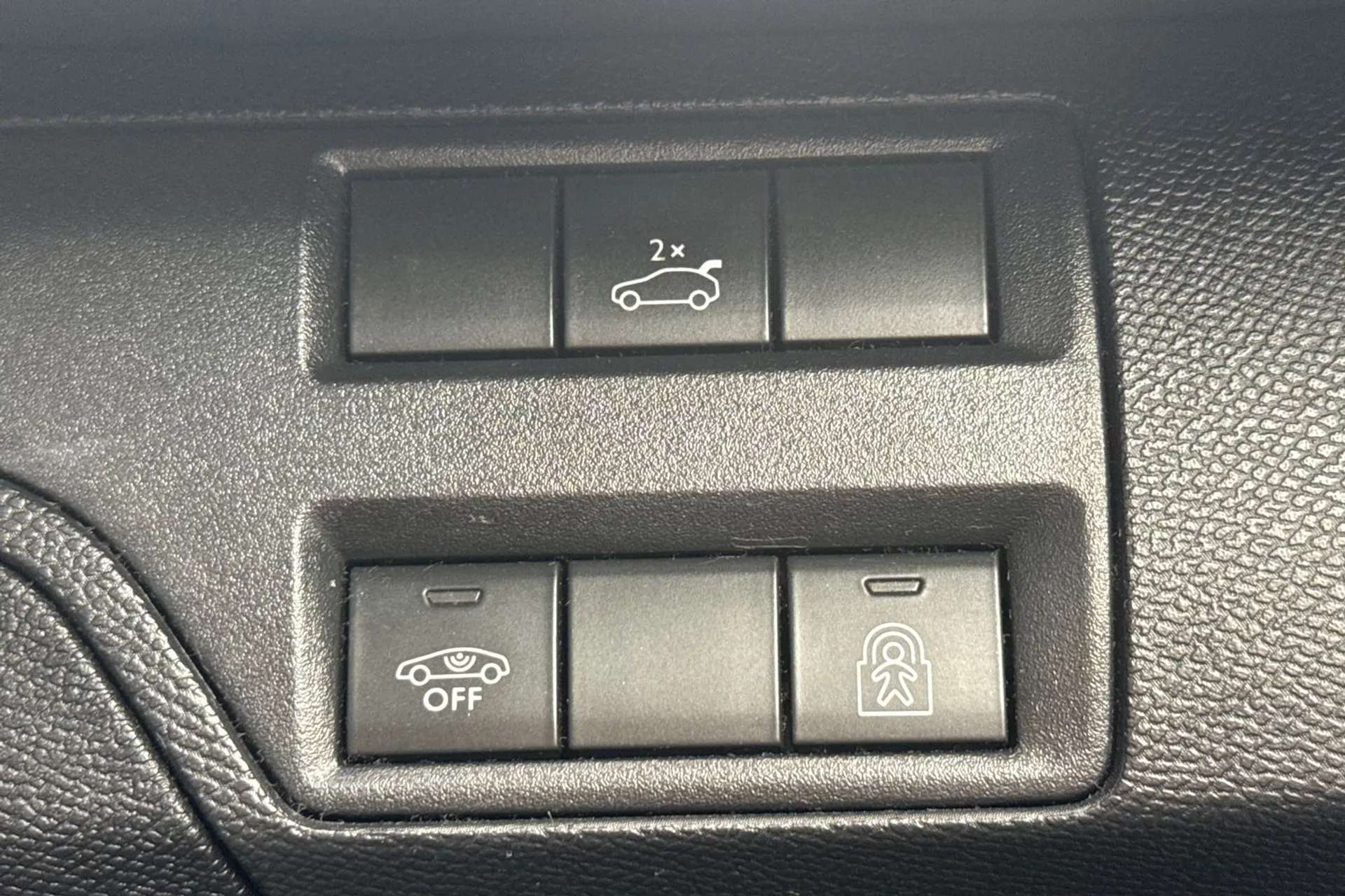 2018 PEUGEOT 5008 2018 PEUGEOT 5008