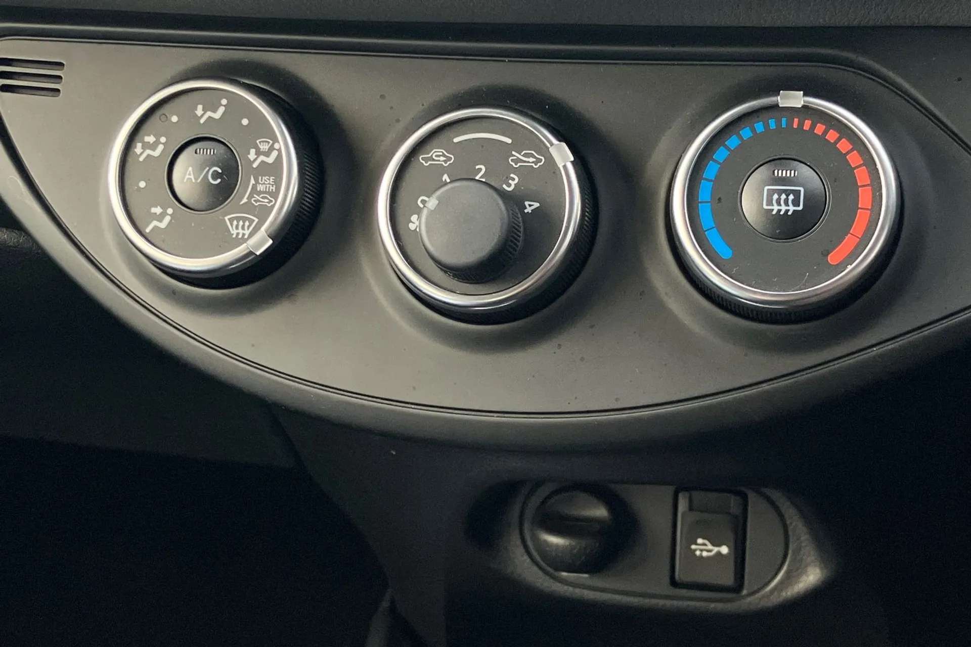 2019 TOYOTA YARIS 2019 TOYOTA YARIS