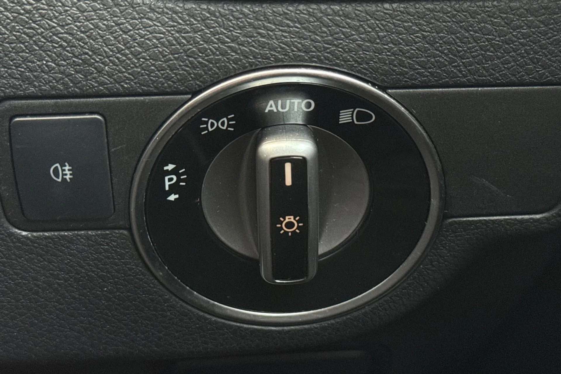 2018 MERCEDES-BENZ A CLASS 2018 MERCEDES-BENZ A CLASS