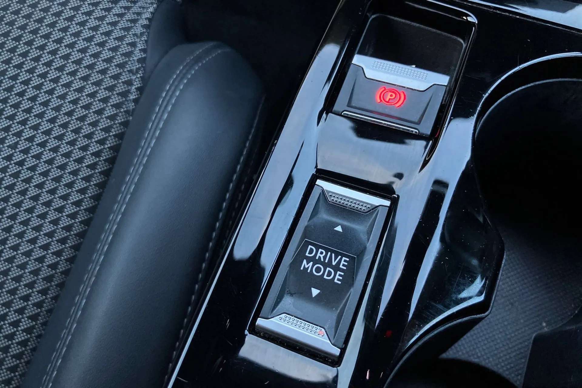 2021 PEUGEOT 2008 2021 PEUGEOT 2008