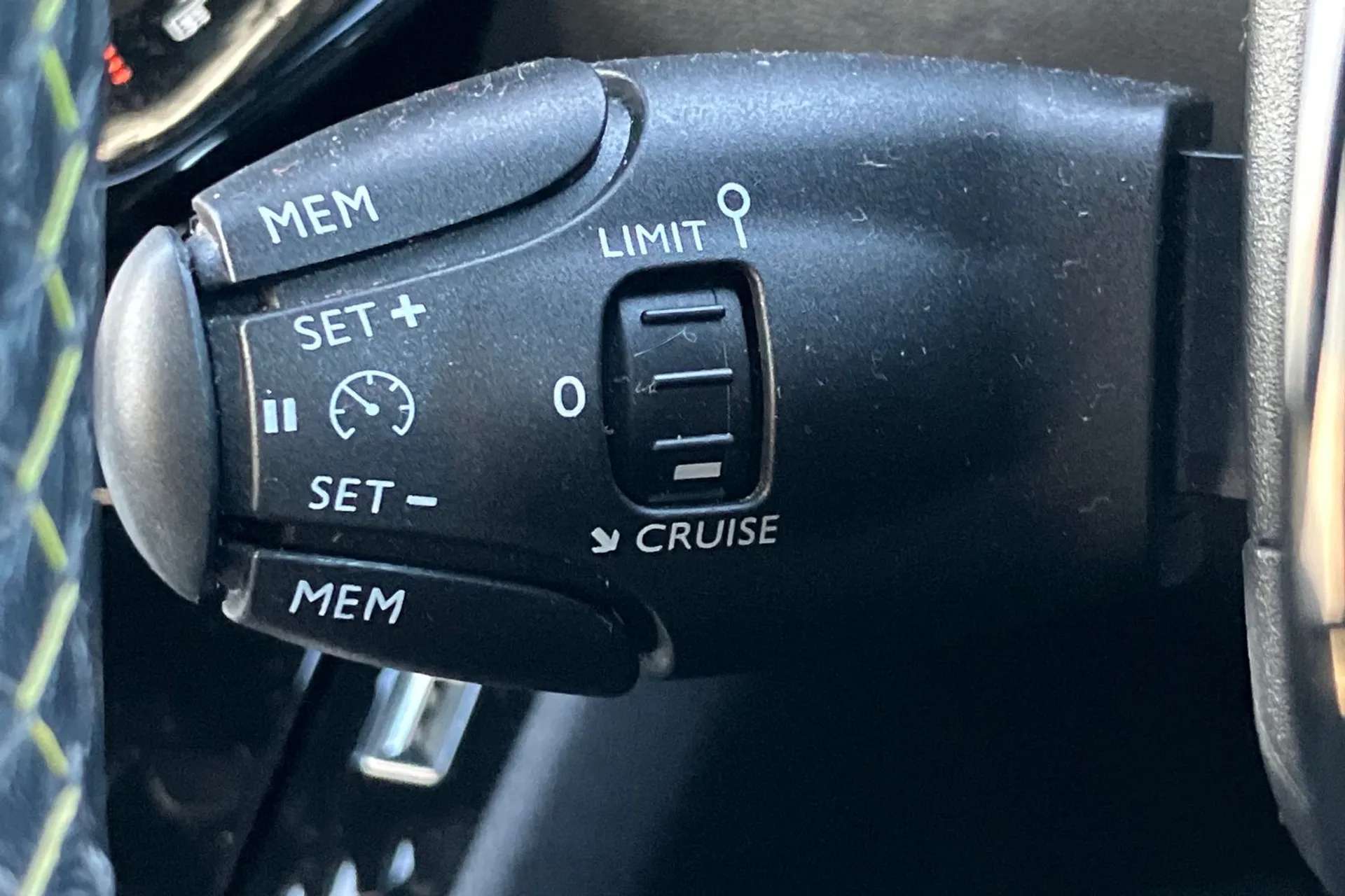 2021 PEUGEOT 2008 2021 PEUGEOT 2008