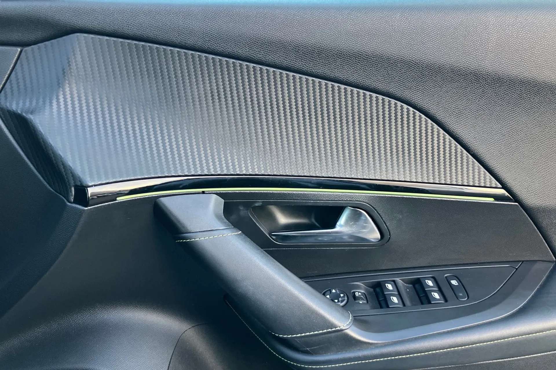 2021 PEUGEOT 2008 2021 PEUGEOT 2008