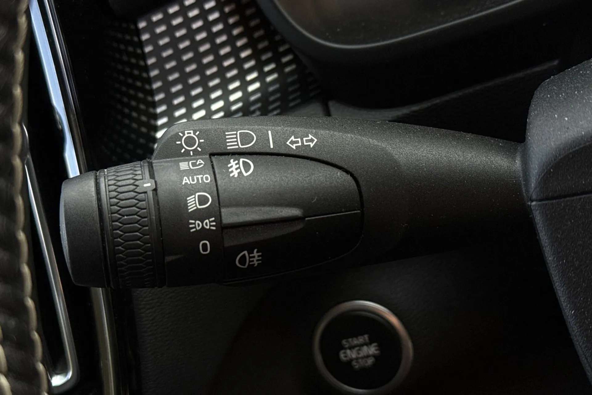 2020 VOLVO XC40 2020 VOLVO XC40