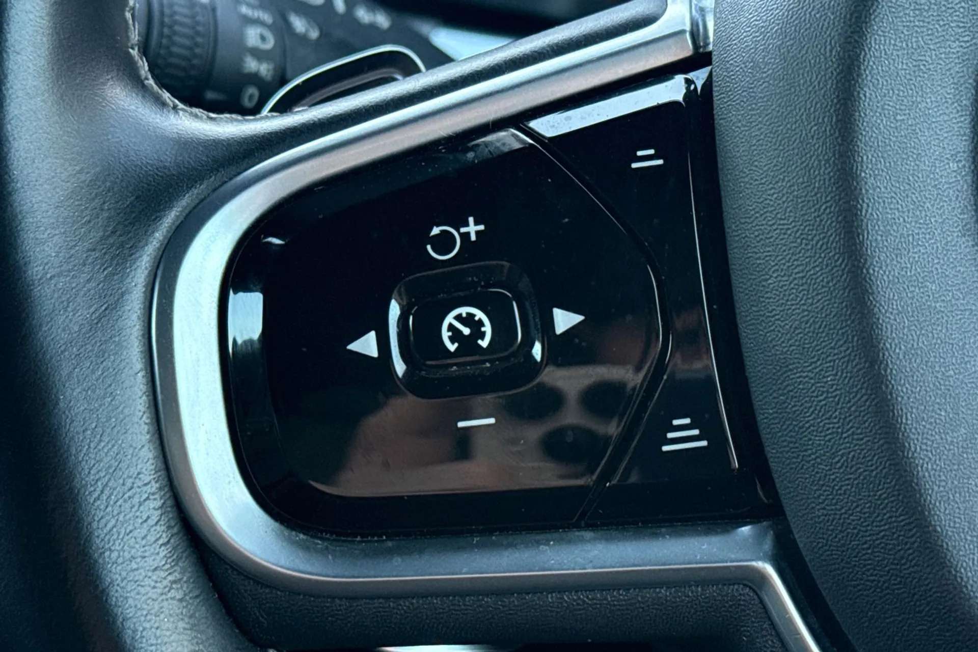 2019 VOLVO S60 2019 VOLVO S60