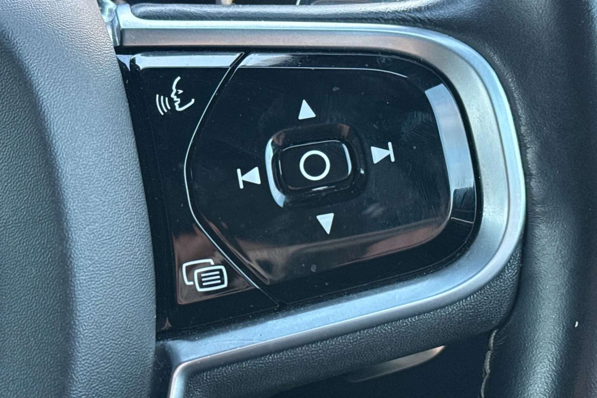 2019 VOLVO S60 2019 VOLVO S60