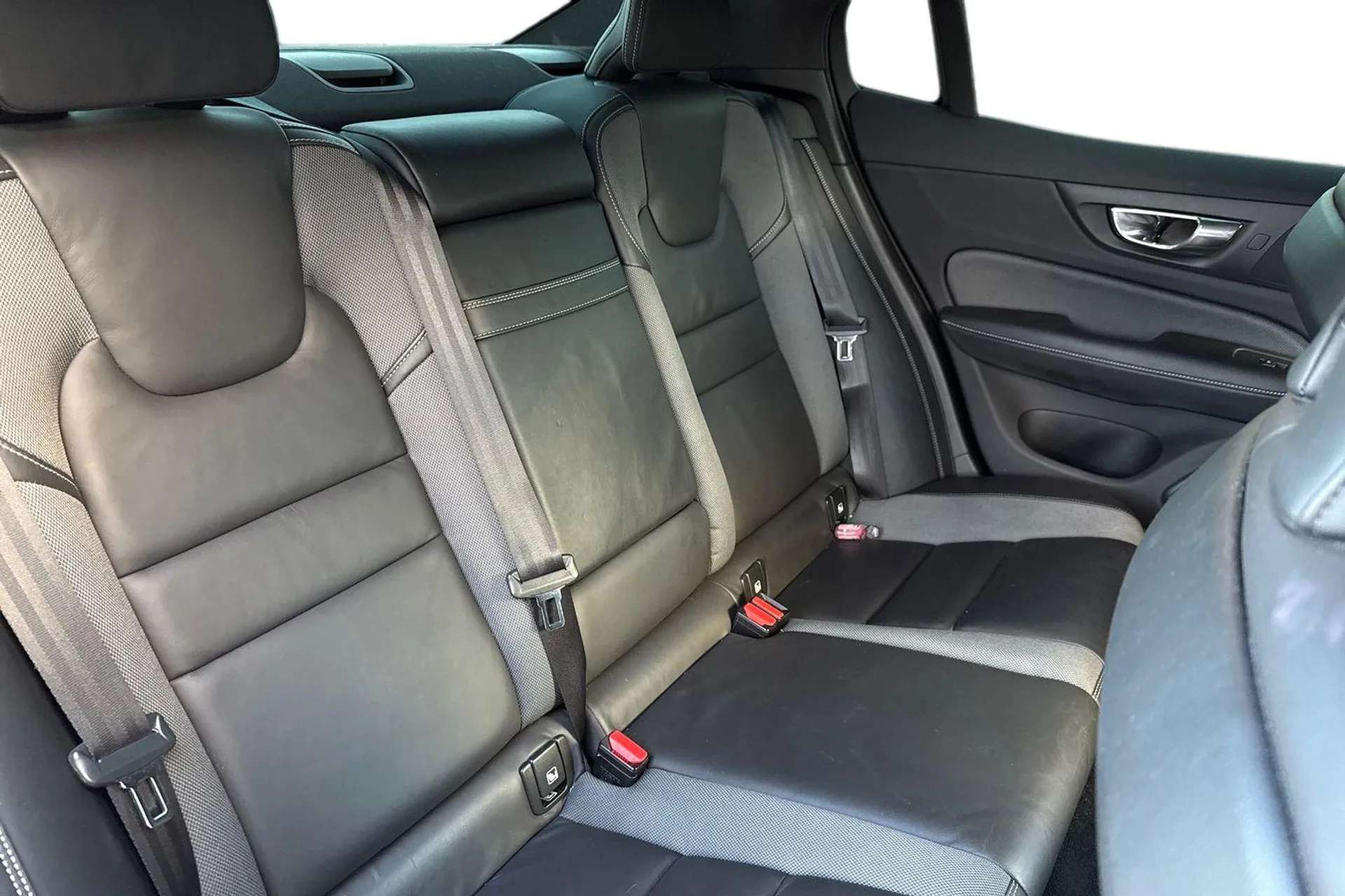 2019 VOLVO S60 2019 VOLVO S60