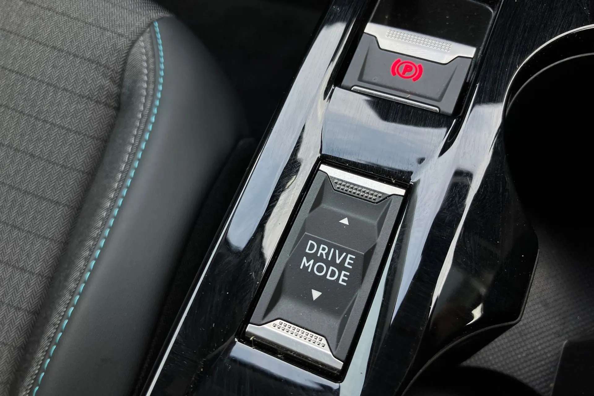 2022 PEUGEOT 2008 2022 PEUGEOT 2008