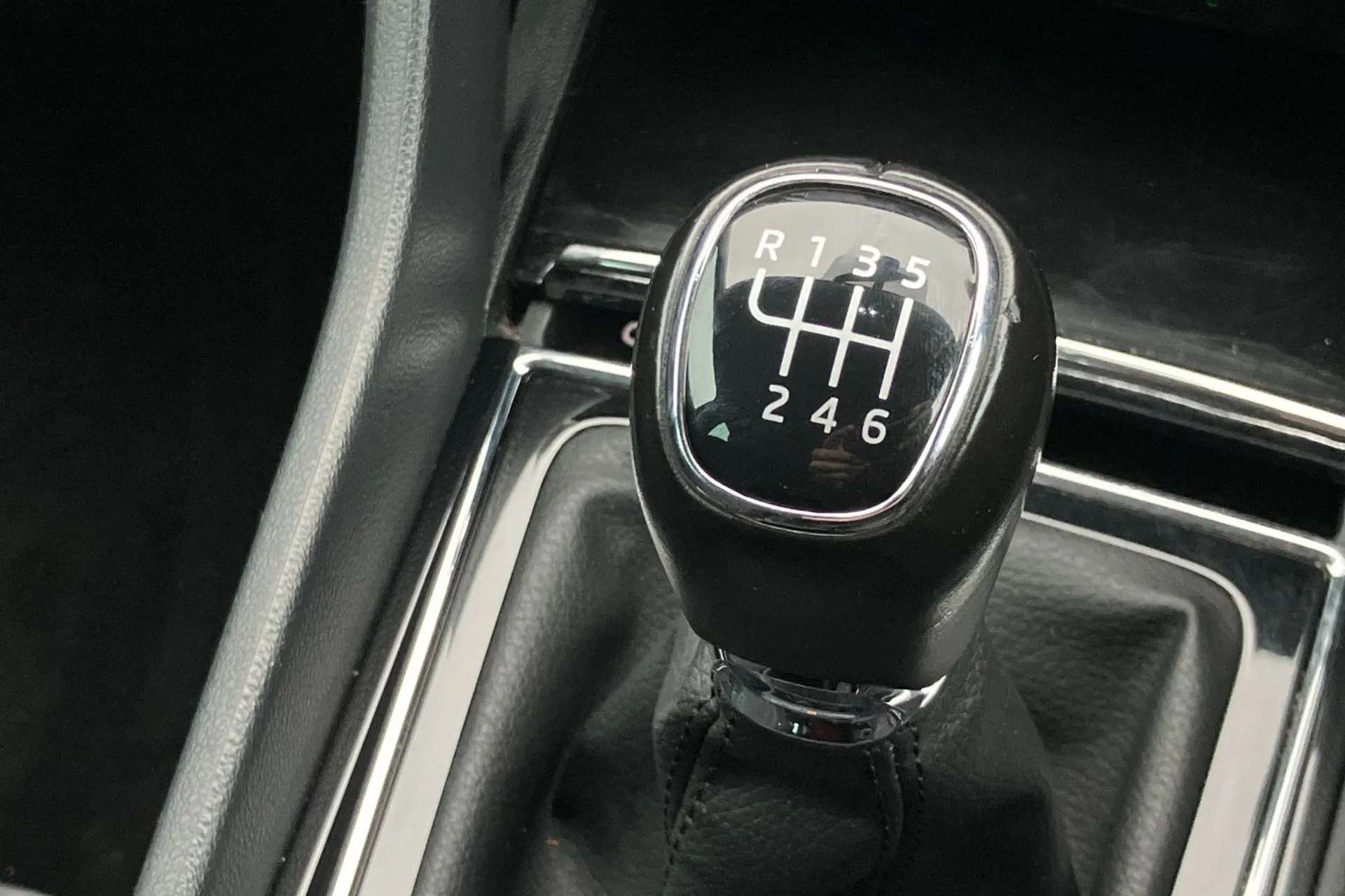 2021 SKODA KAROQ 2021 SKODA KAROQ