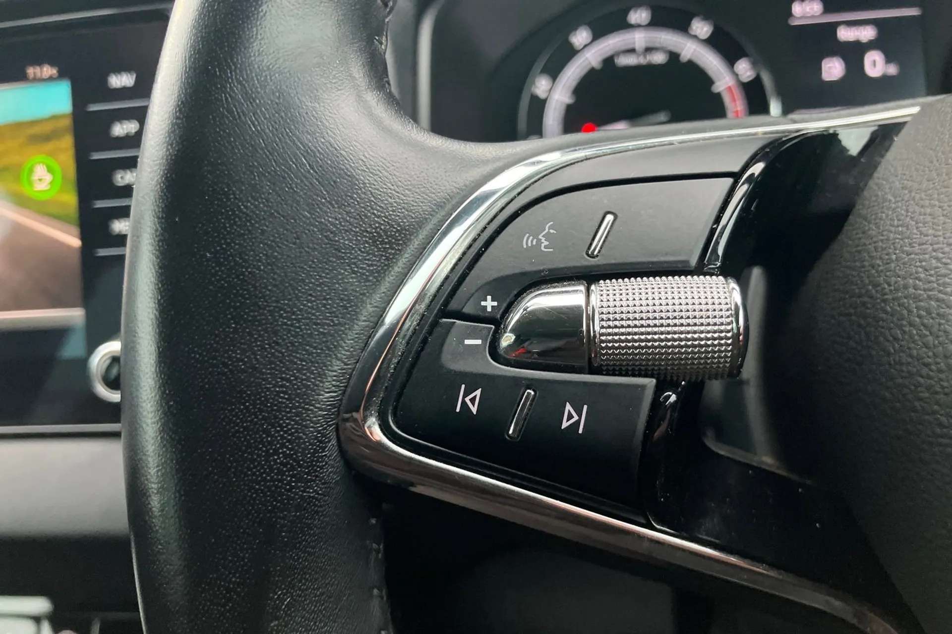 2021 SKODA KAROQ 2021 SKODA KAROQ