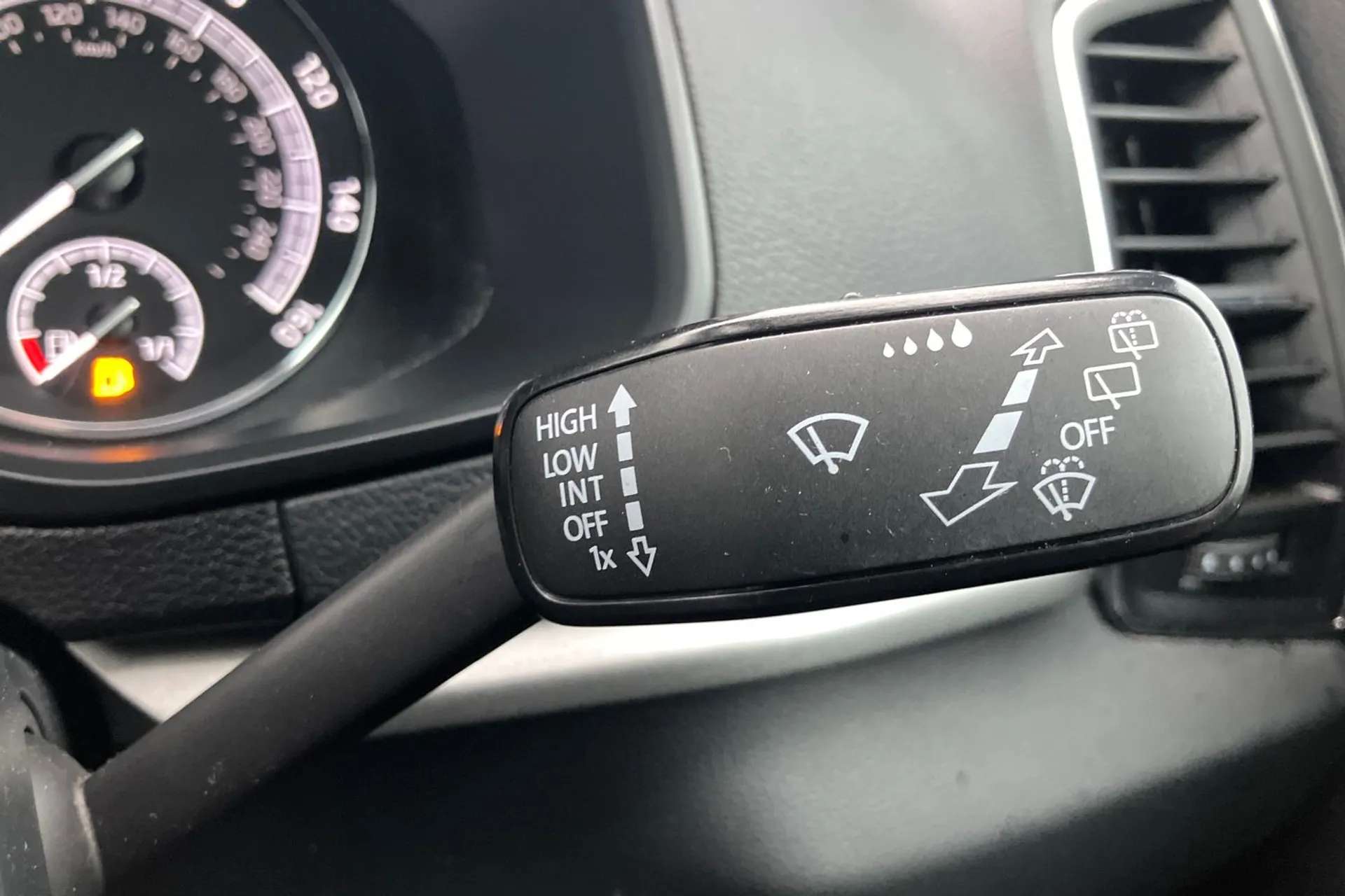 2021 SKODA KAROQ 2021 SKODA KAROQ