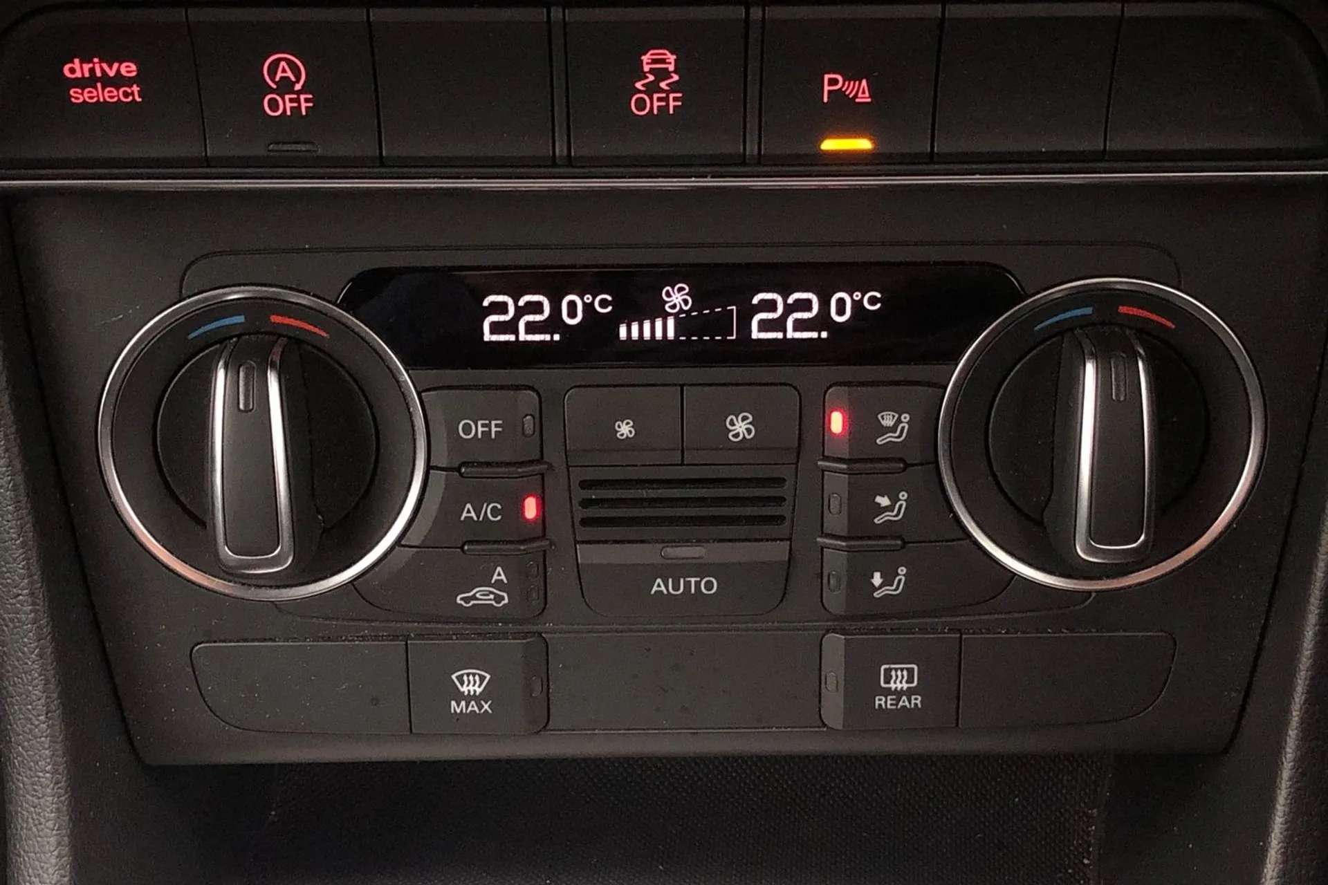 2018 AUDI Q3 2018 AUDI Q3