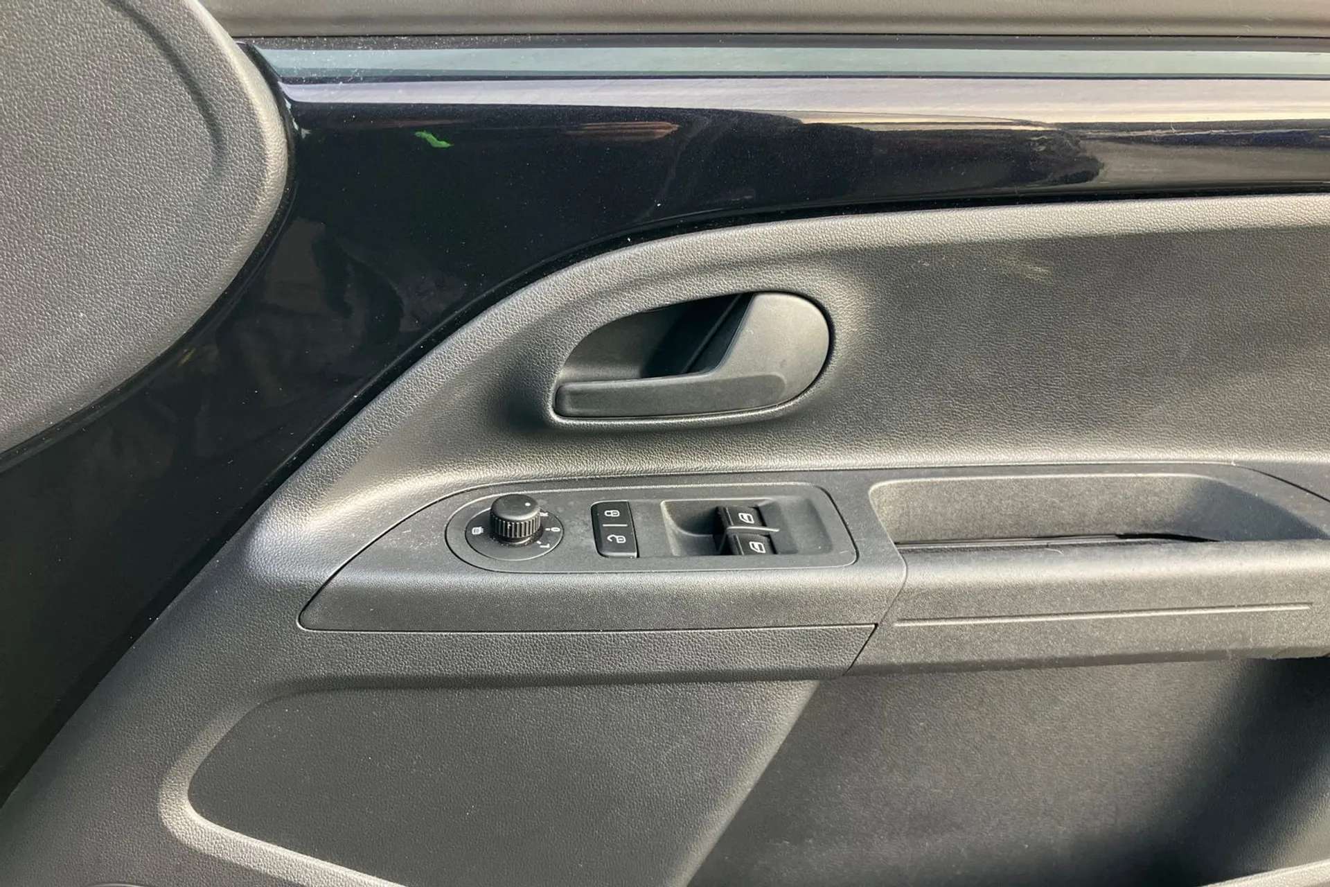 2021 VOLKSWAGEN UP 2021 VOLKSWAGEN UP