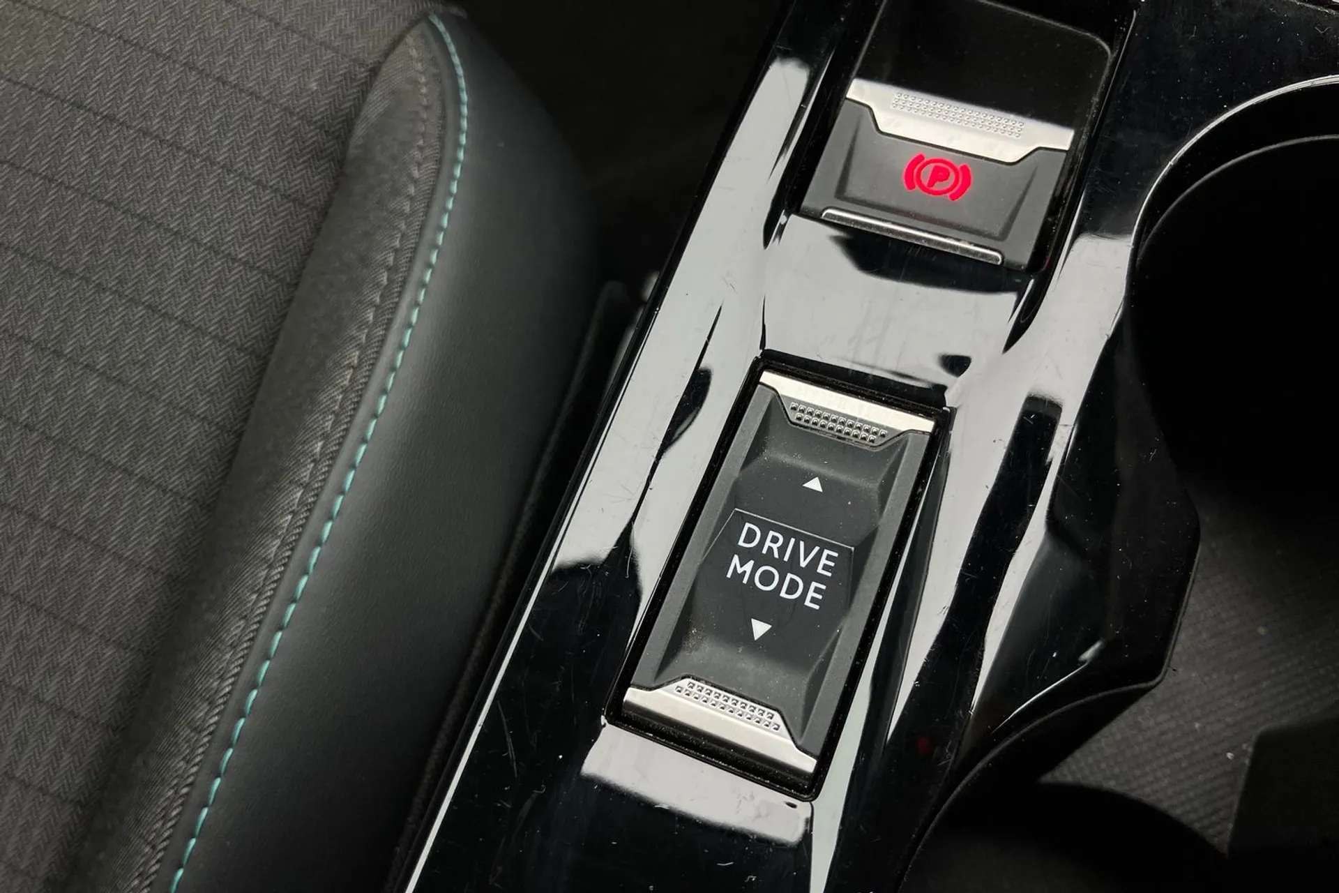 2021 PEUGEOT 208 2021 PEUGEOT 208