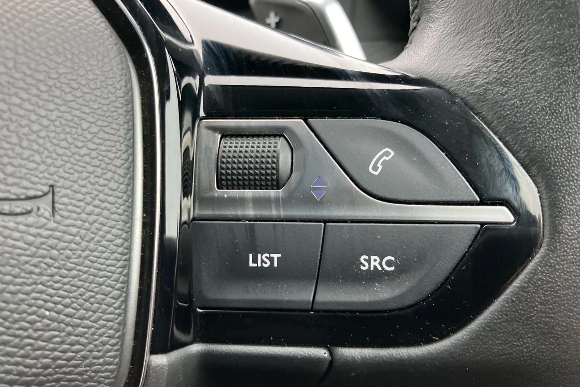 2021 PEUGEOT 208 2021 PEUGEOT 208