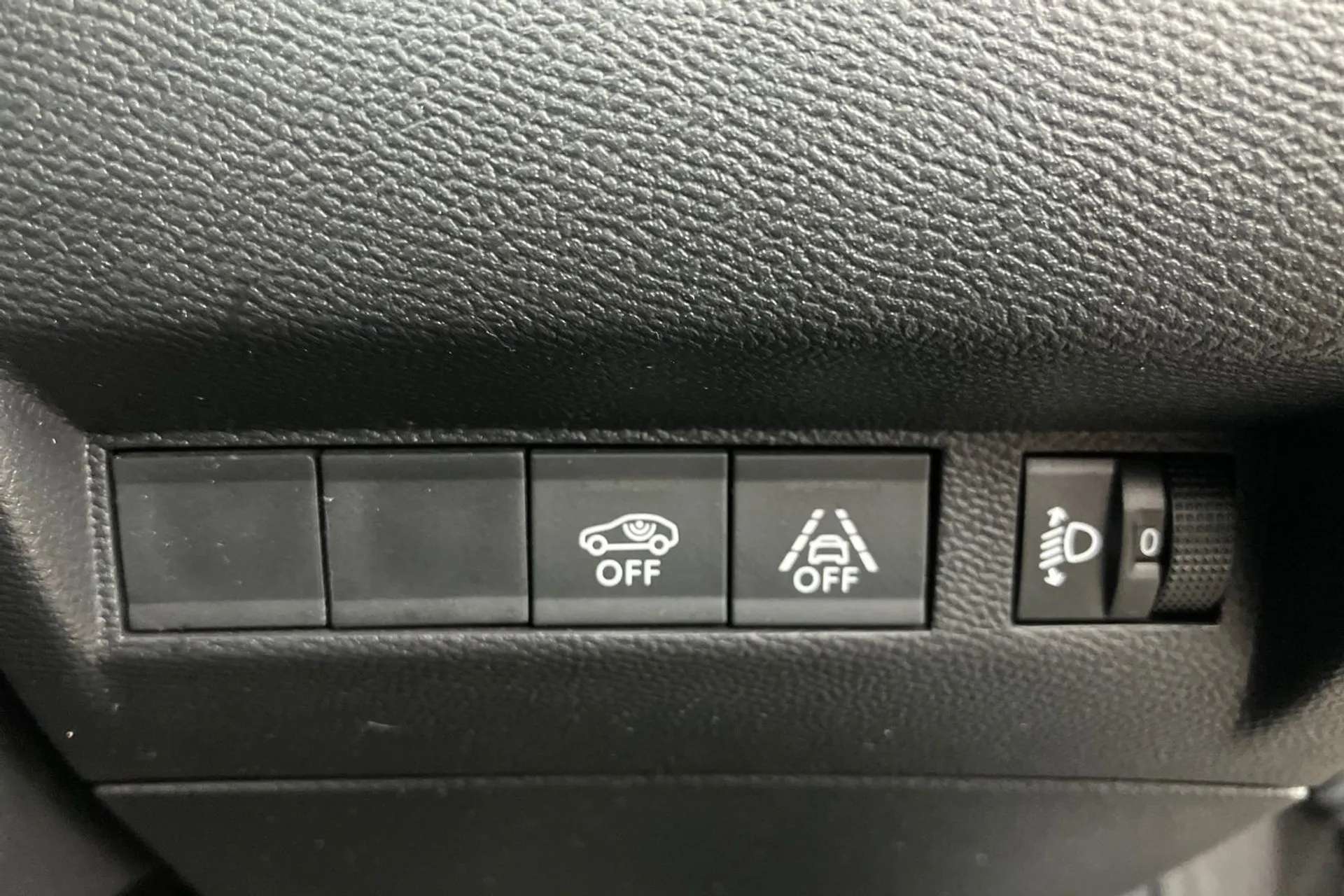 2021 PEUGEOT 208 2021 PEUGEOT 208