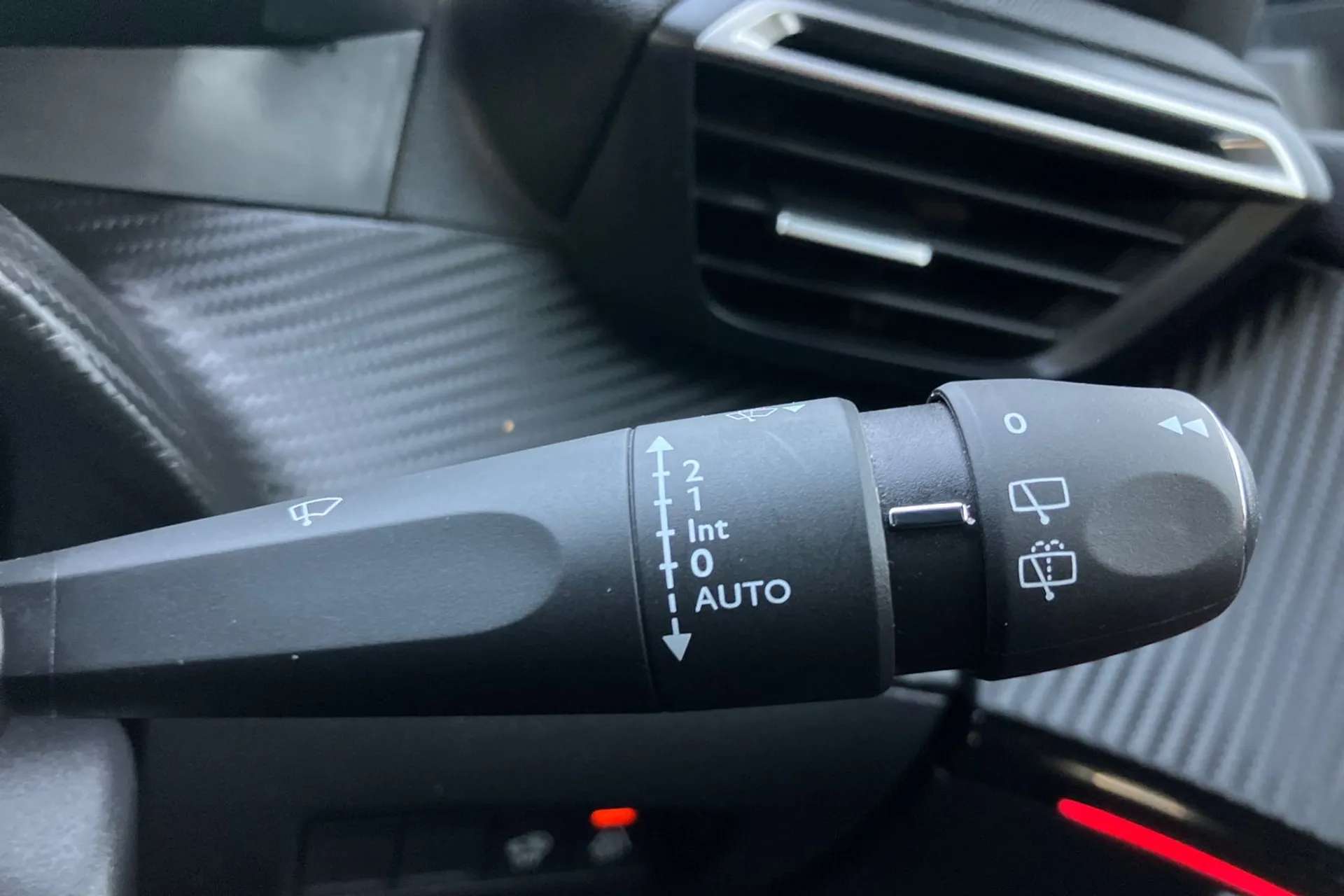 2020 PEUGEOT 2008 2020 PEUGEOT 2008