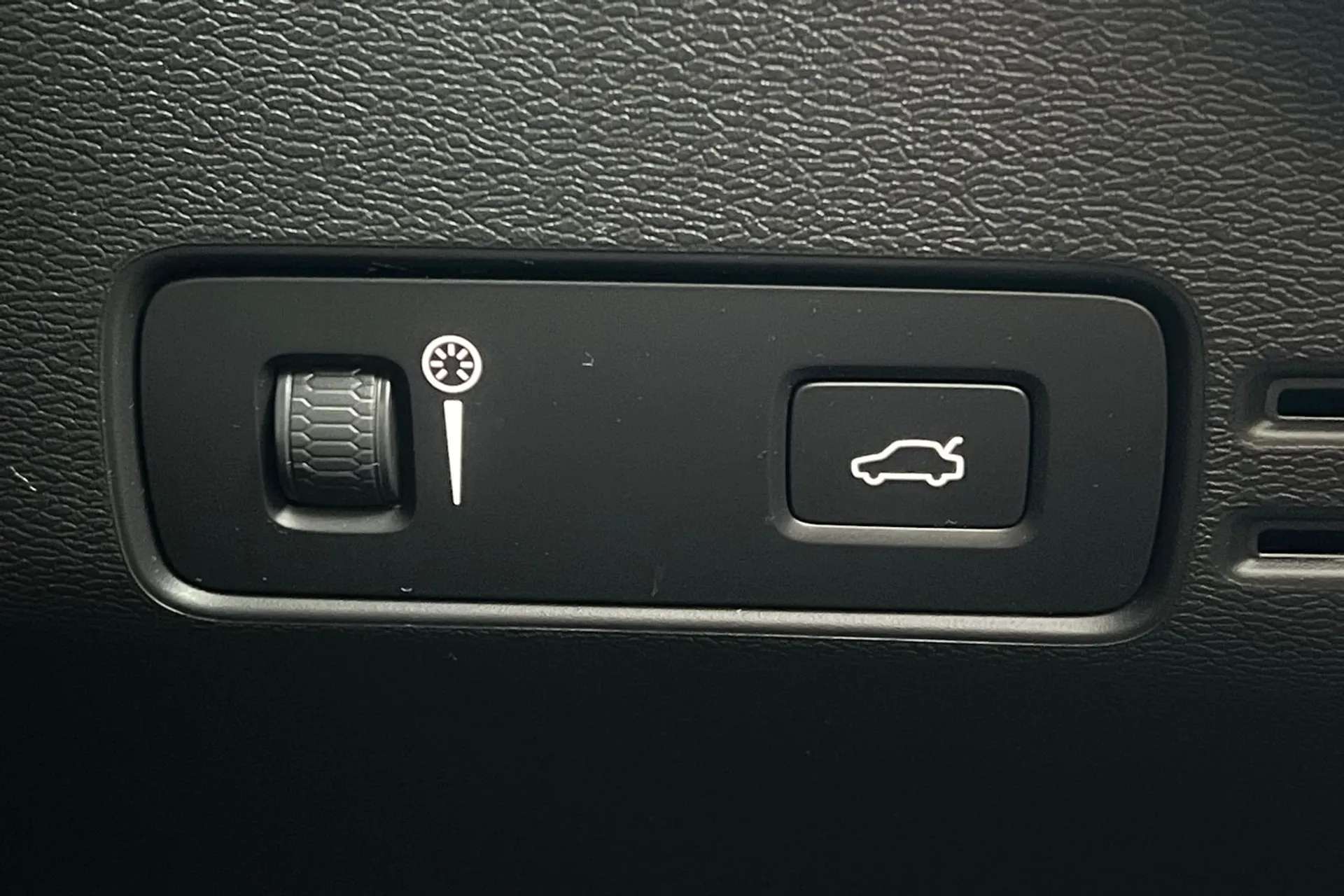 2022 VOLVO C40 2022 VOLVO C40