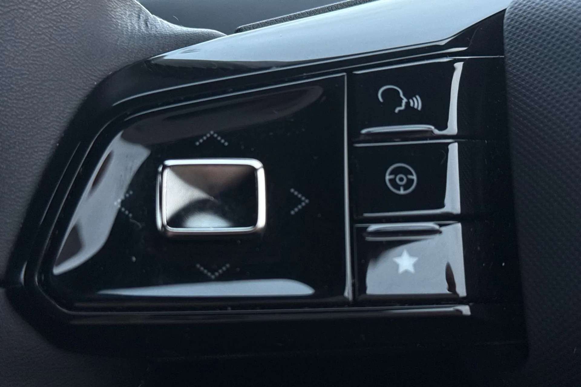 2024 MG MOTOR UK MG4 2024 MG MOTOR UK MG4