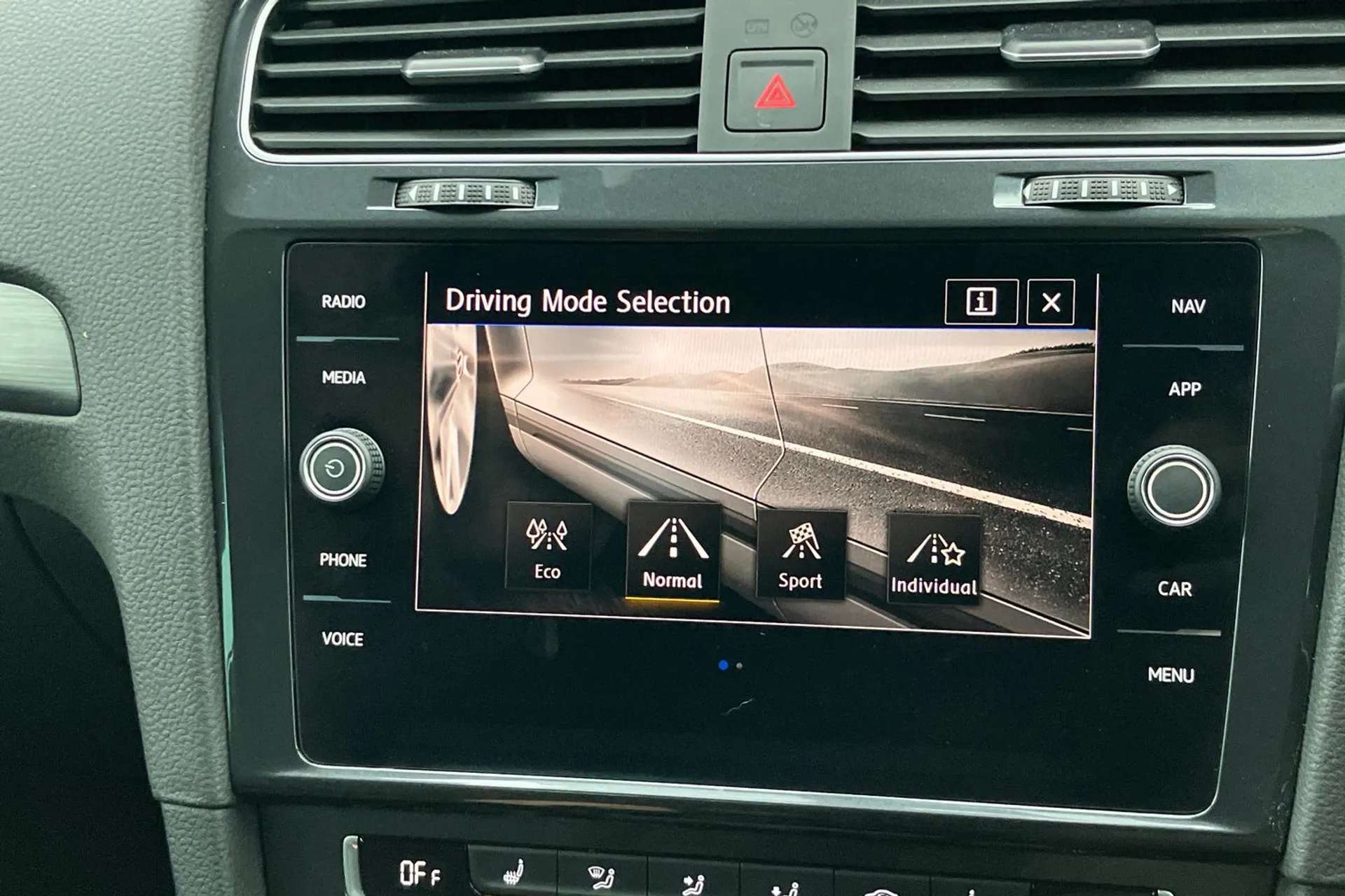 2020 VOLKSWAGEN GOLF 2020 VOLKSWAGEN GOLF