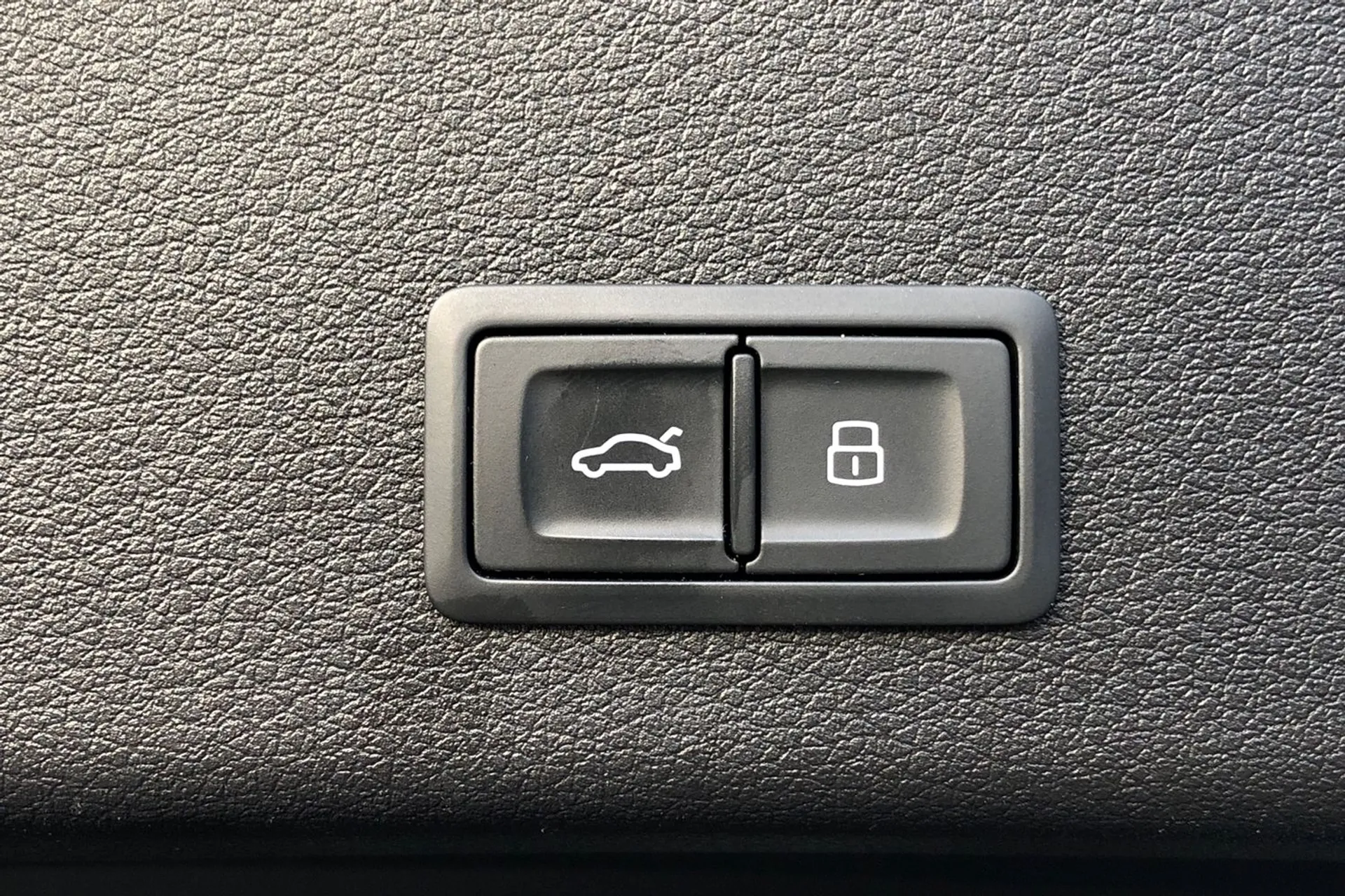 2021 AUDI E-TRON 2021 AUDI E-TRON